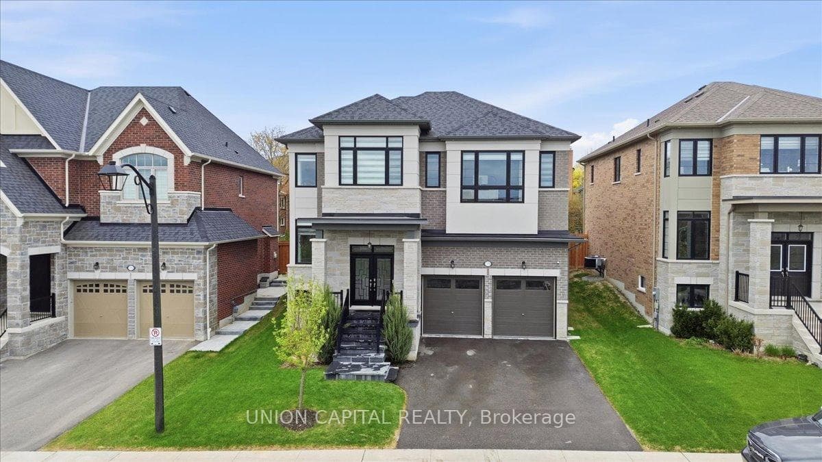 75 Bethpage Crescent, Newmarket, ON L3X 1B8