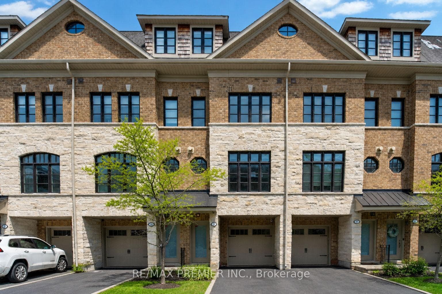 27 Powseland Crescent, Vaughan, ON L4L 0C5