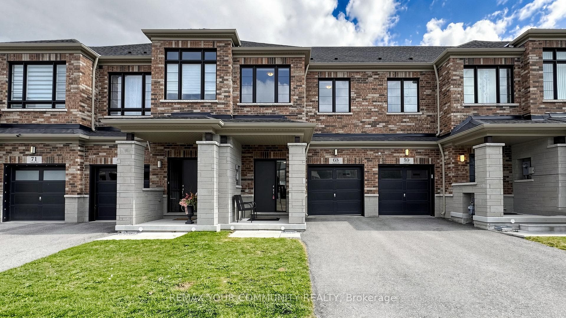 63 Landolfi Way, Bradford West Gwillimbury, ON L3Z 4L7