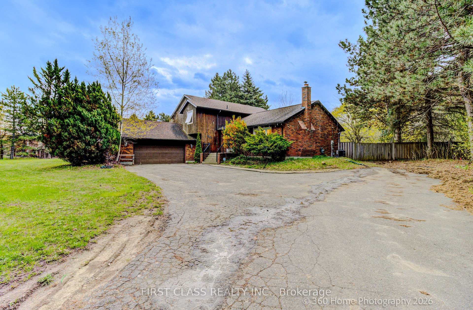1201 Kingdale Road, Newmarket, ON L3Y 4W1