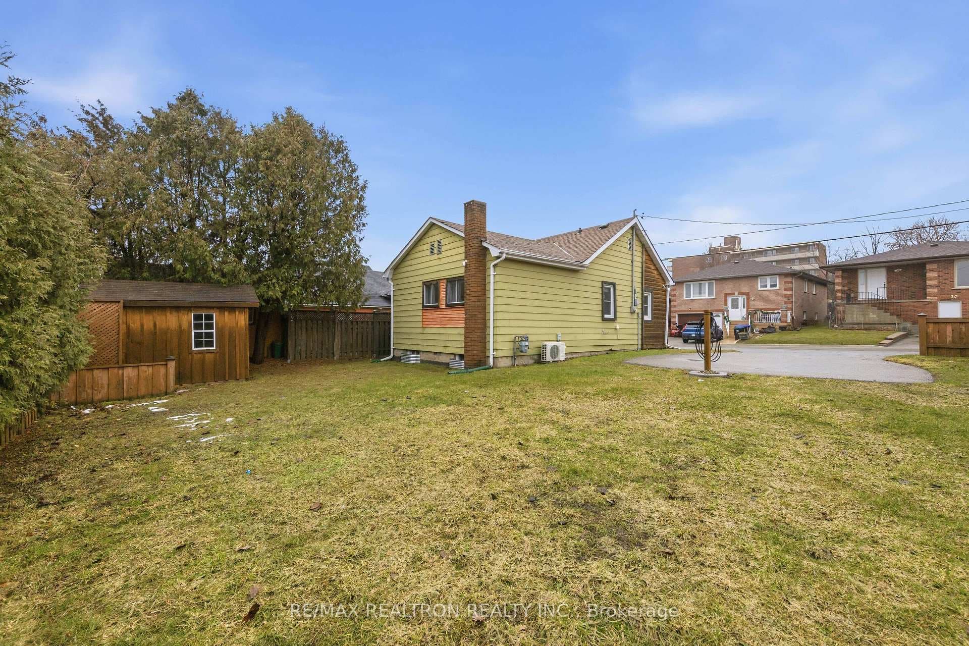 25 Bingham Street, Bradford West Gwillimbury, ON L3Z 1X1