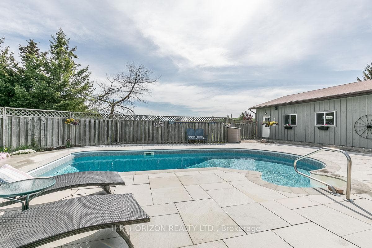 19 Mulock Drive, Bradford West Gwillimbury, ON L0G 1B0
