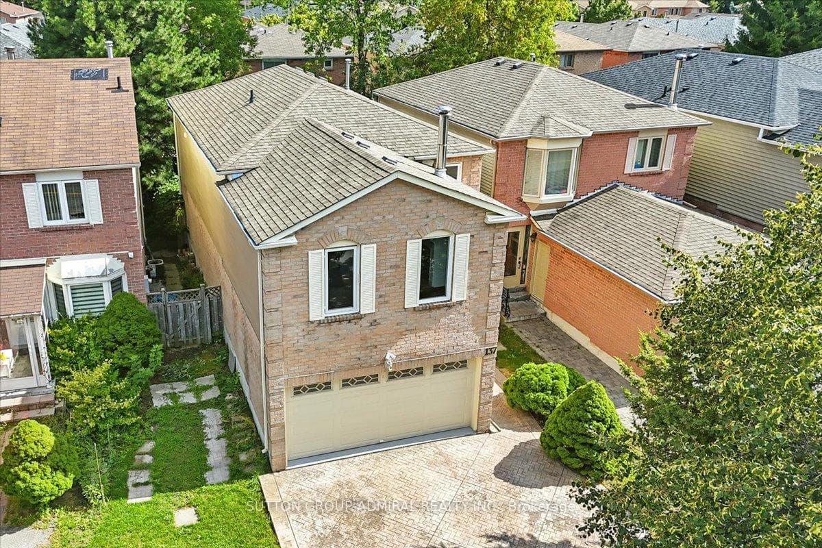 137 Chelwood Drive, Vaughan, ON L4J 7C6