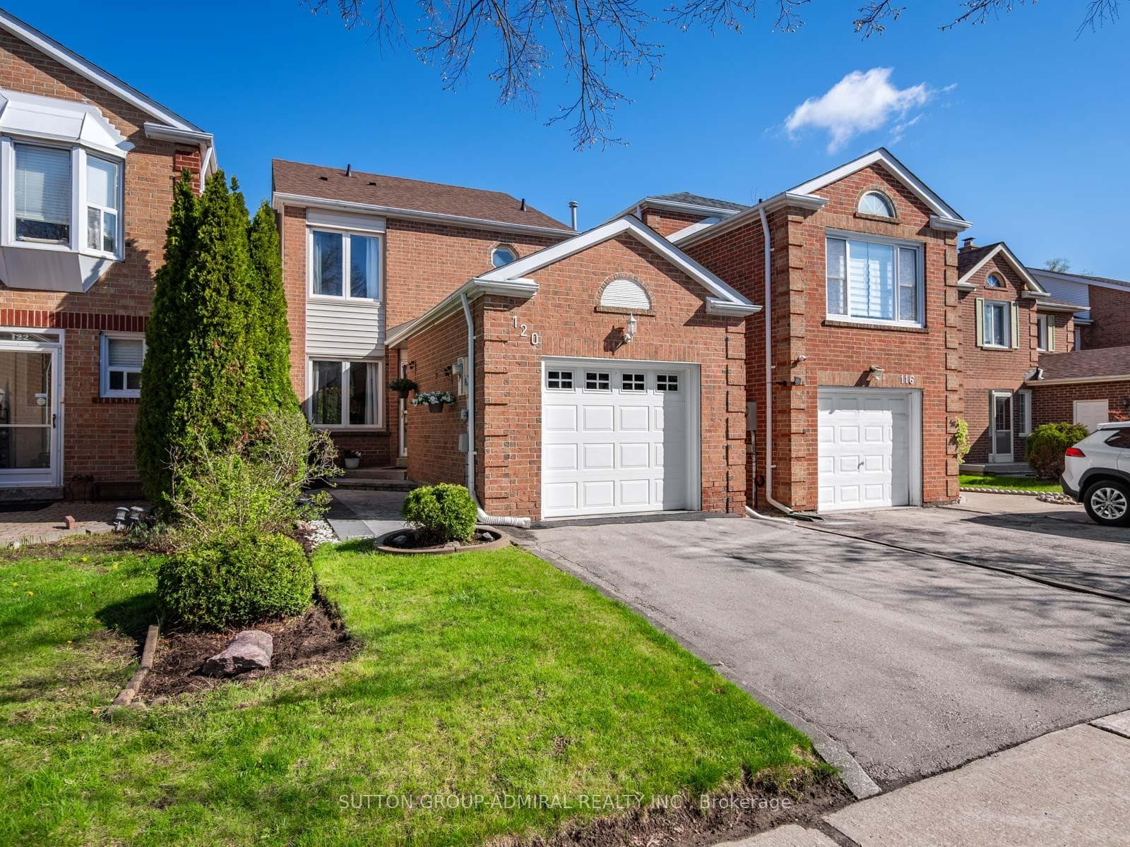 120 Glenmanor Way, Vaughan, ON L4J 3E5