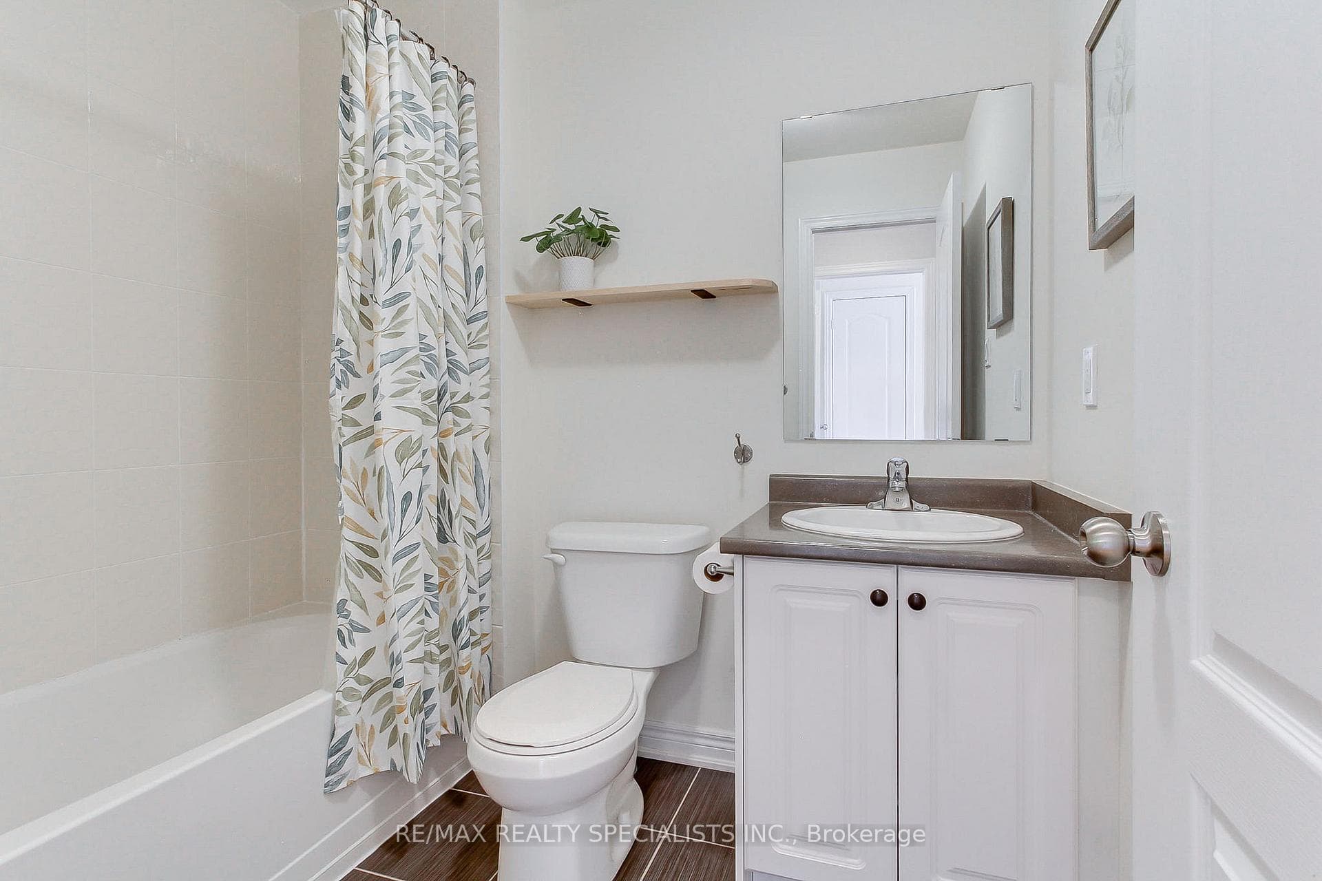 10 Porter Avenue W 5, Vaughan, ON L4L 0H1
