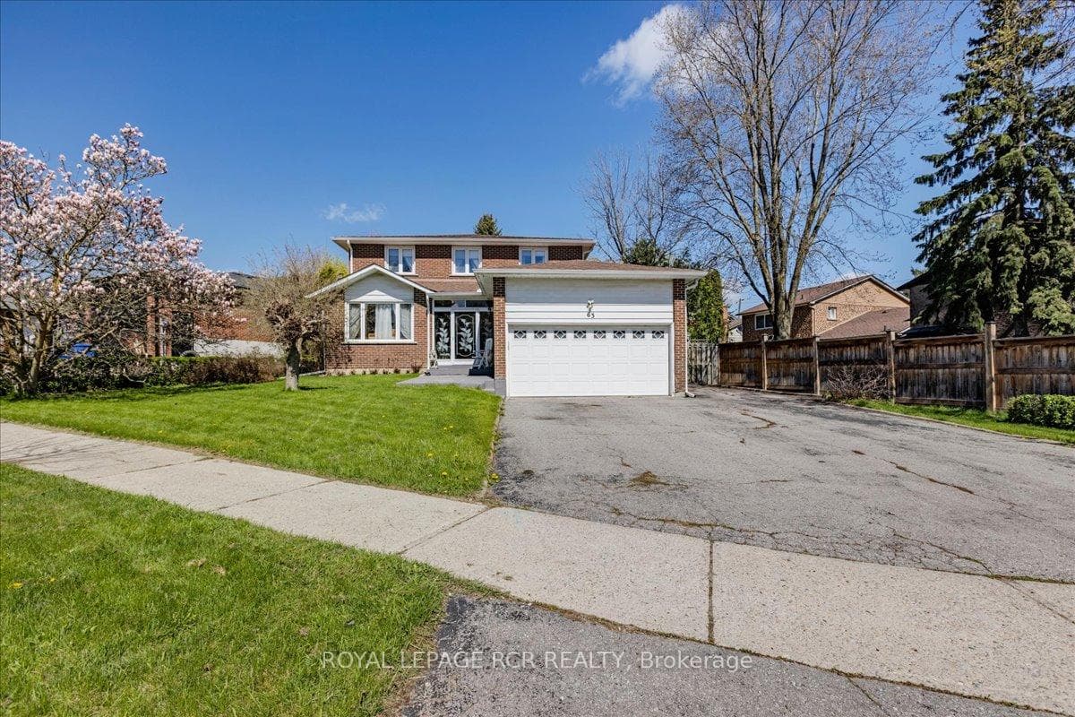 63 Portland Crescent, Newmarket, ON L3Y 6A6