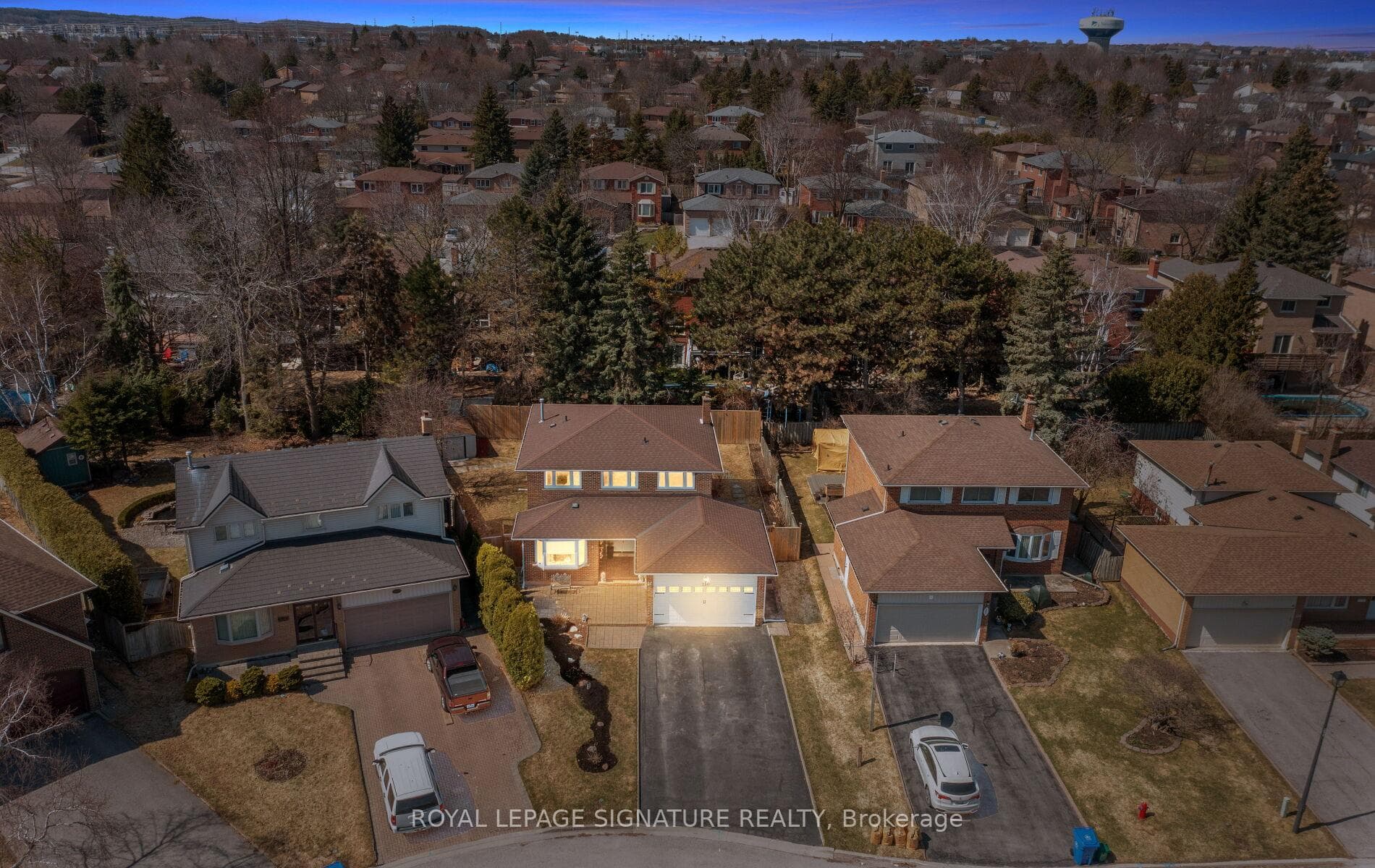 250 Plymouth Trail, Newmarket, ON L3Y 6G7