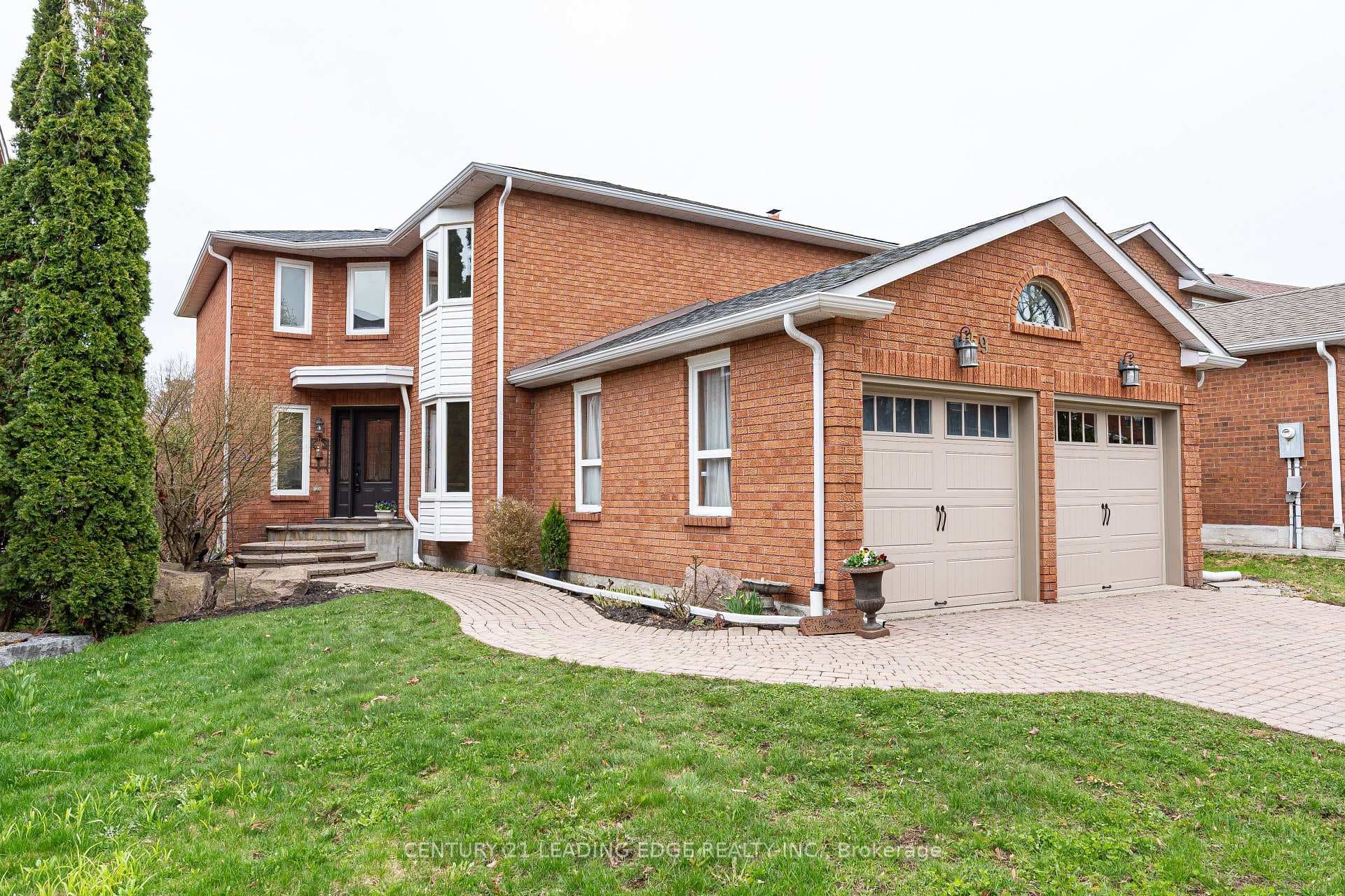 59 Lanewood Drive, Aurora, ON L4G 4V4