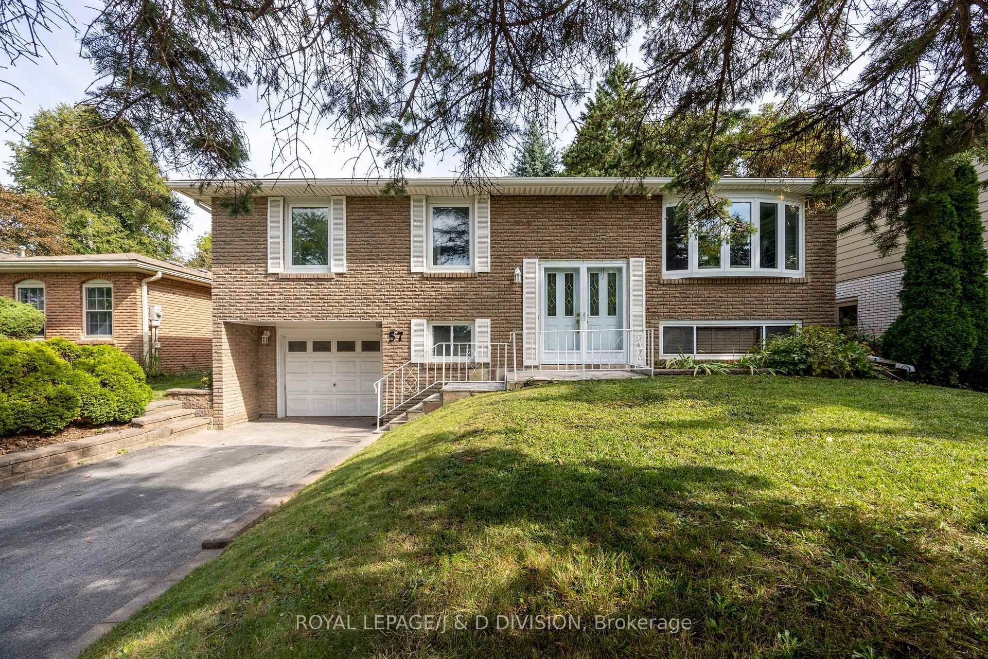 57 Alexander Road, Newmarket, ON L3Y 3J3