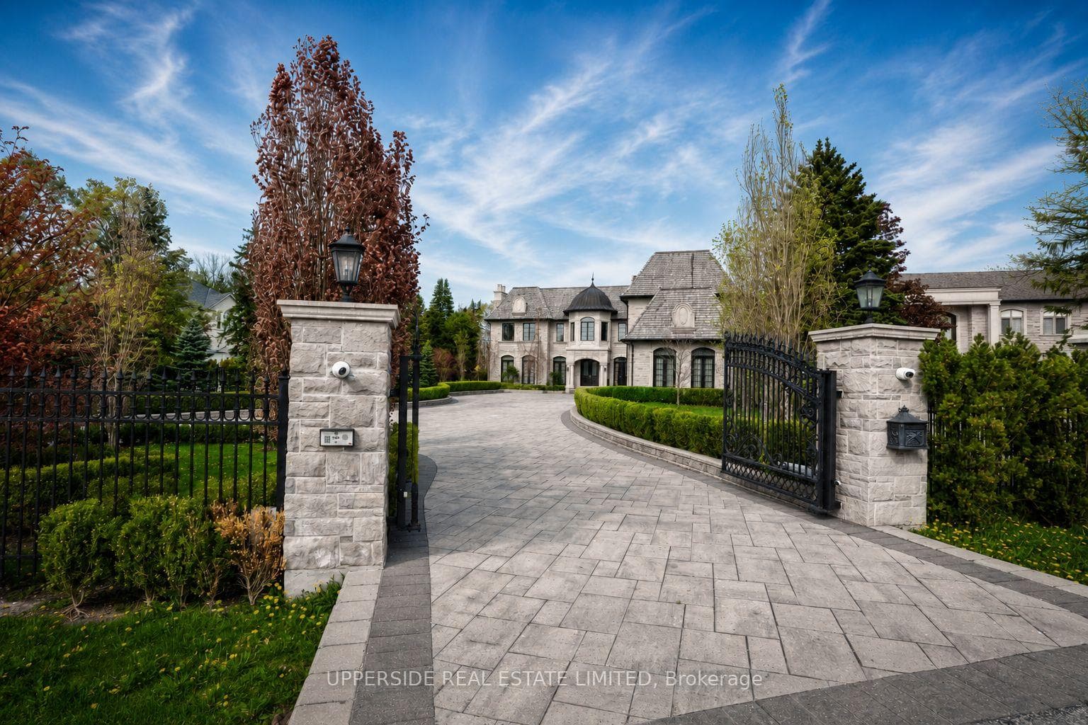 29 Riverside Boulevard W, Vaughan, ON L4J 1H4