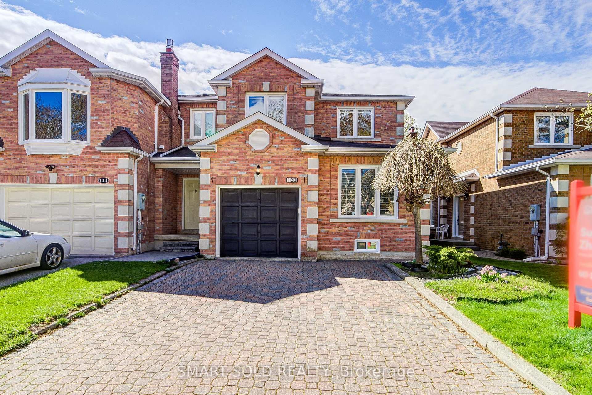 123 Thornway Avenue, Vaughan, ON L4J 7Z3