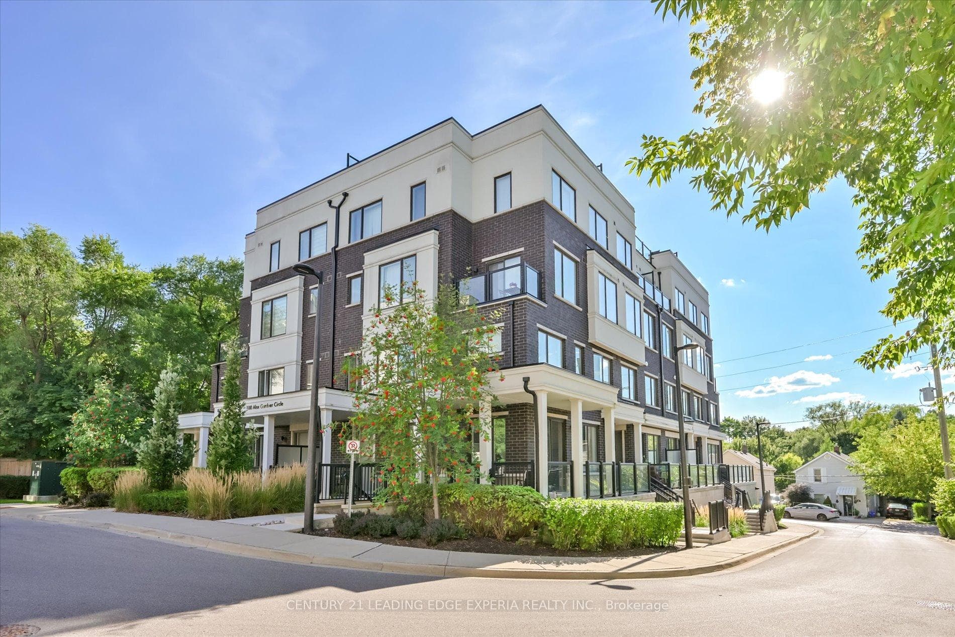100 Alex Gardner Circle 2, Aurora, ON L4G 3G5