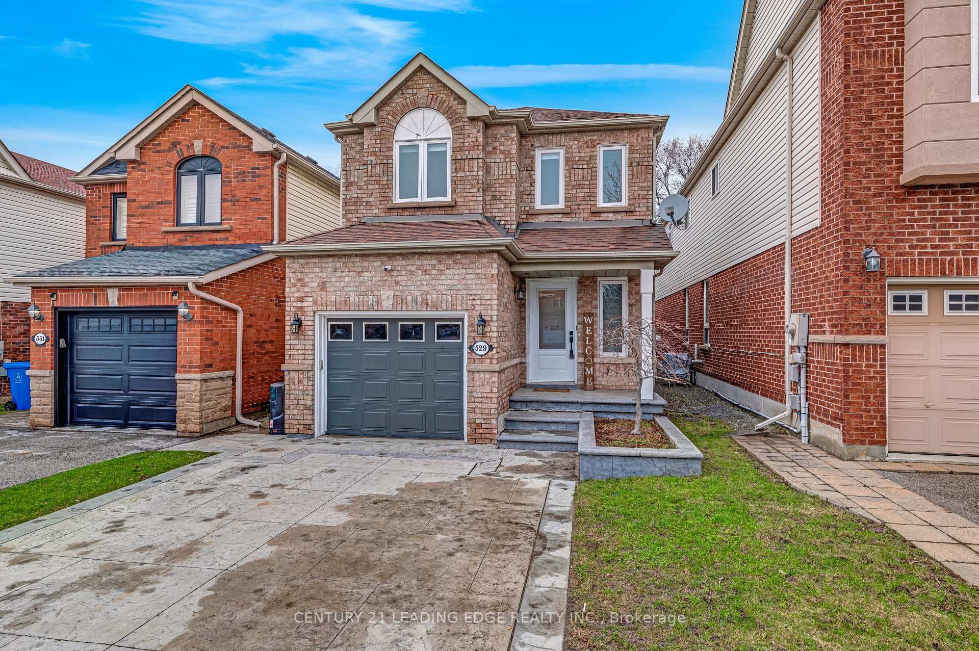 529 Pelletier Court, Newmarket, ON L3X 2N7