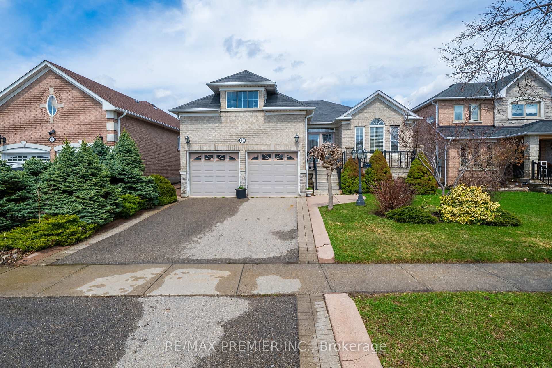 20 Drummond Drive, Vaughan, ON L6A 2M5