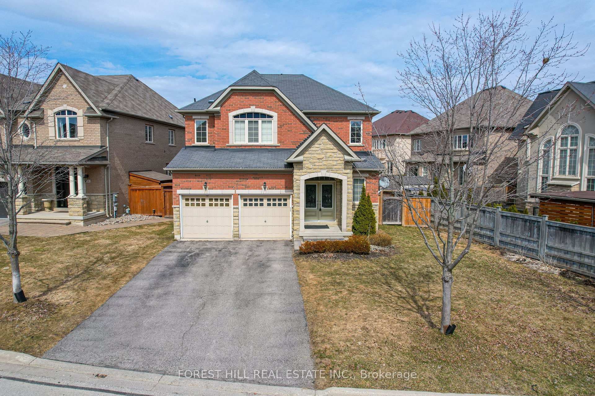 22 Mccombe Lane, Vaughan, ON L6A 4G2