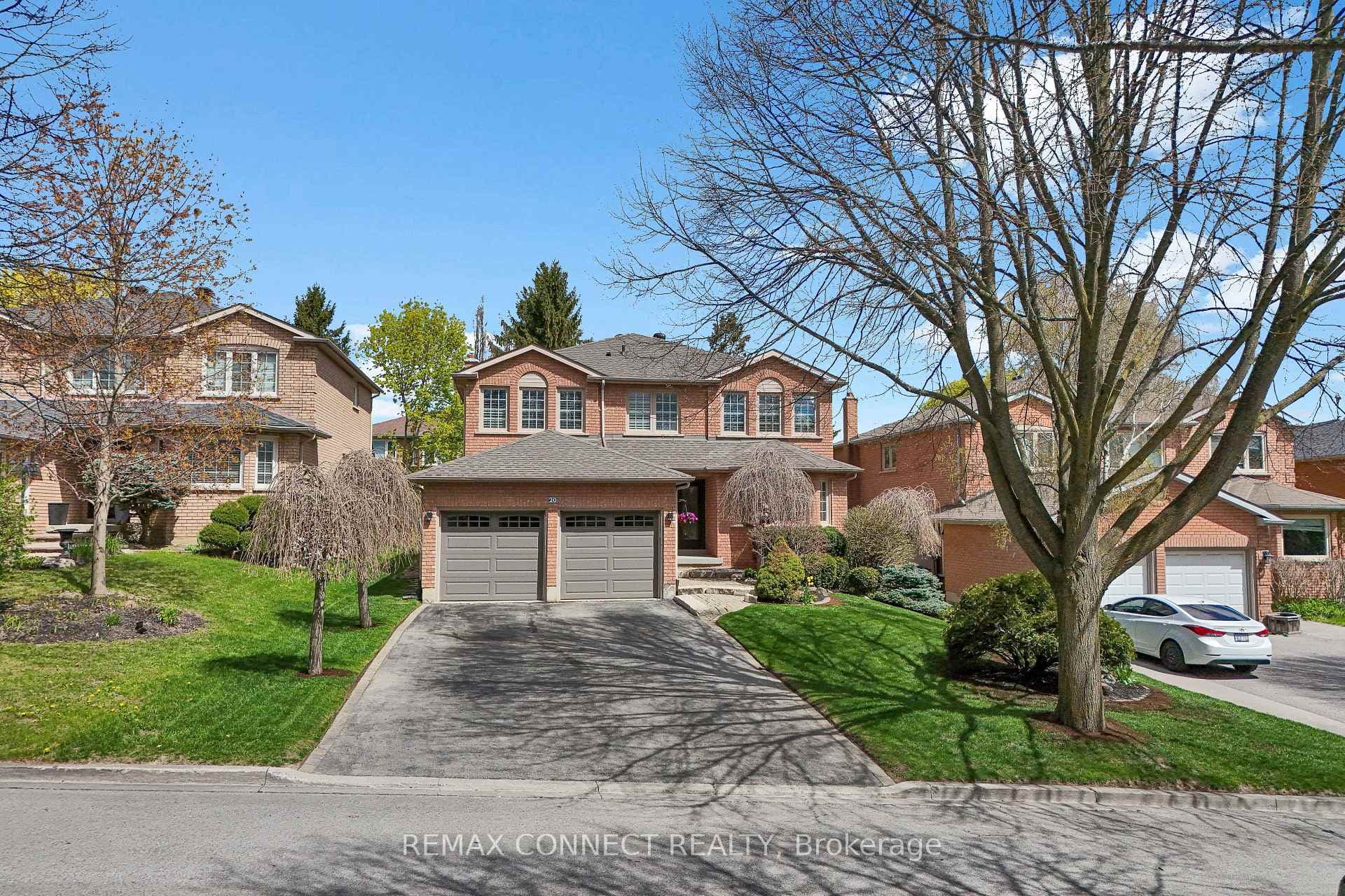 20 Goldsmith Crescent, Newmarket, ON L3X 1R4