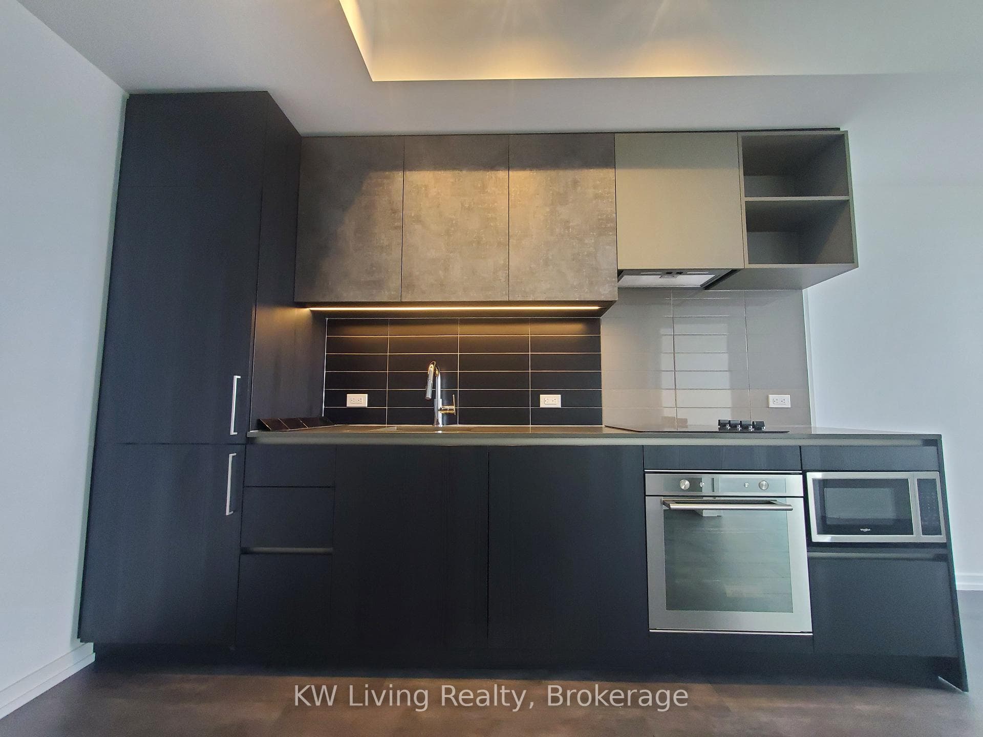 1000 Portage Parkway 1801, Vaughan, ON L4K 0L1