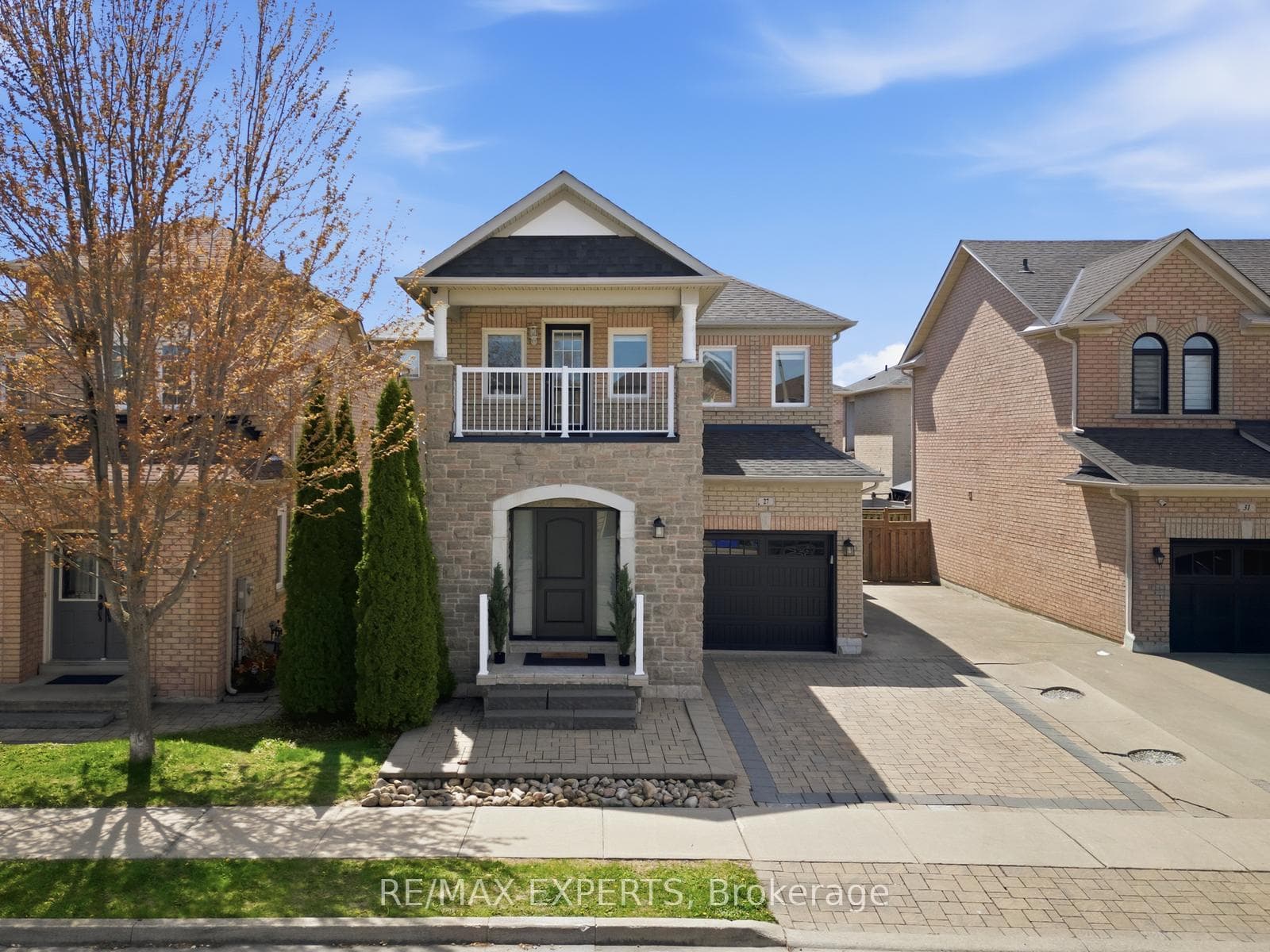 27 Dolce Crescent, Vaughan, ON L4H 3C7