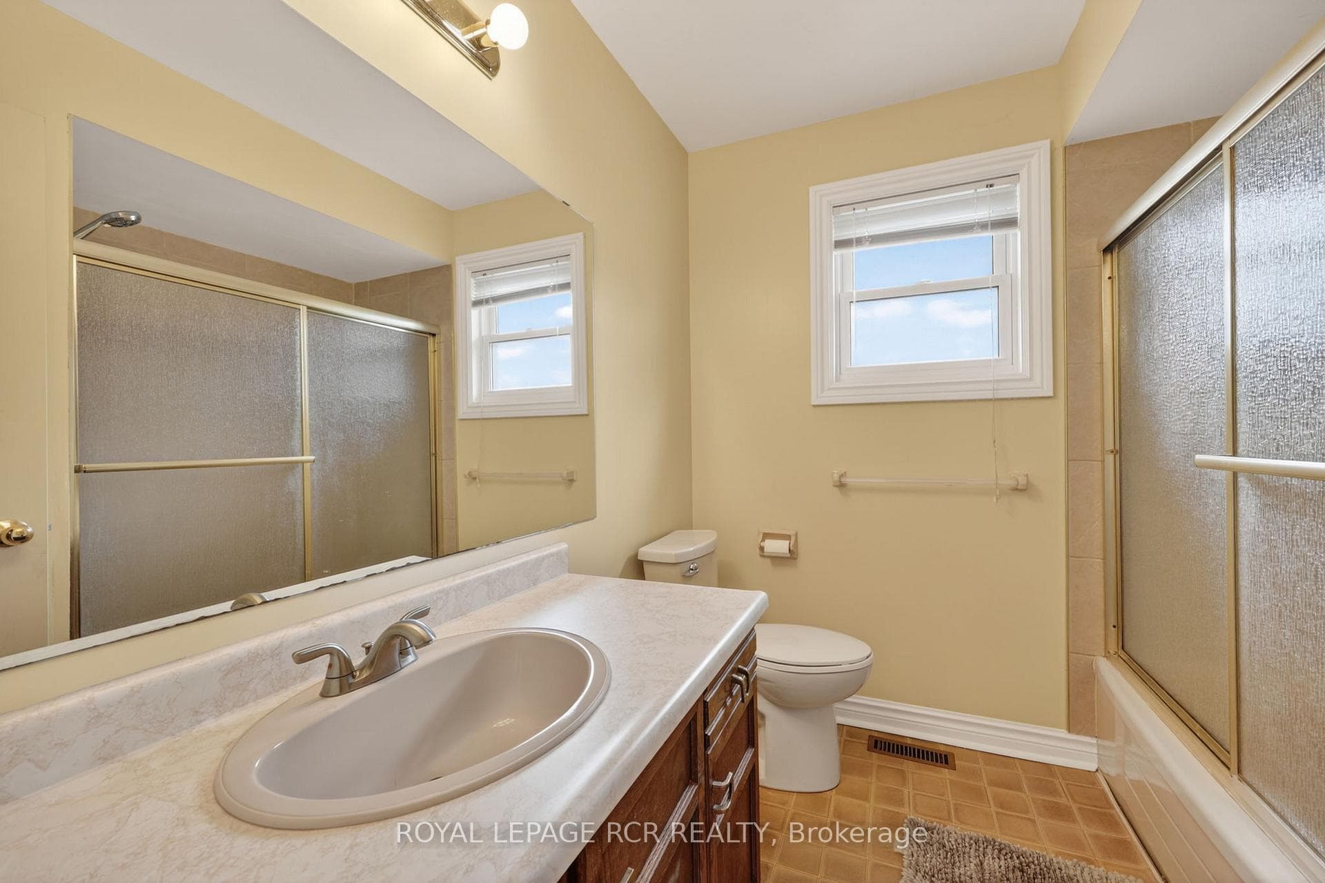 443 Herridge Circle, Newmarket, ON L3Y 7H7