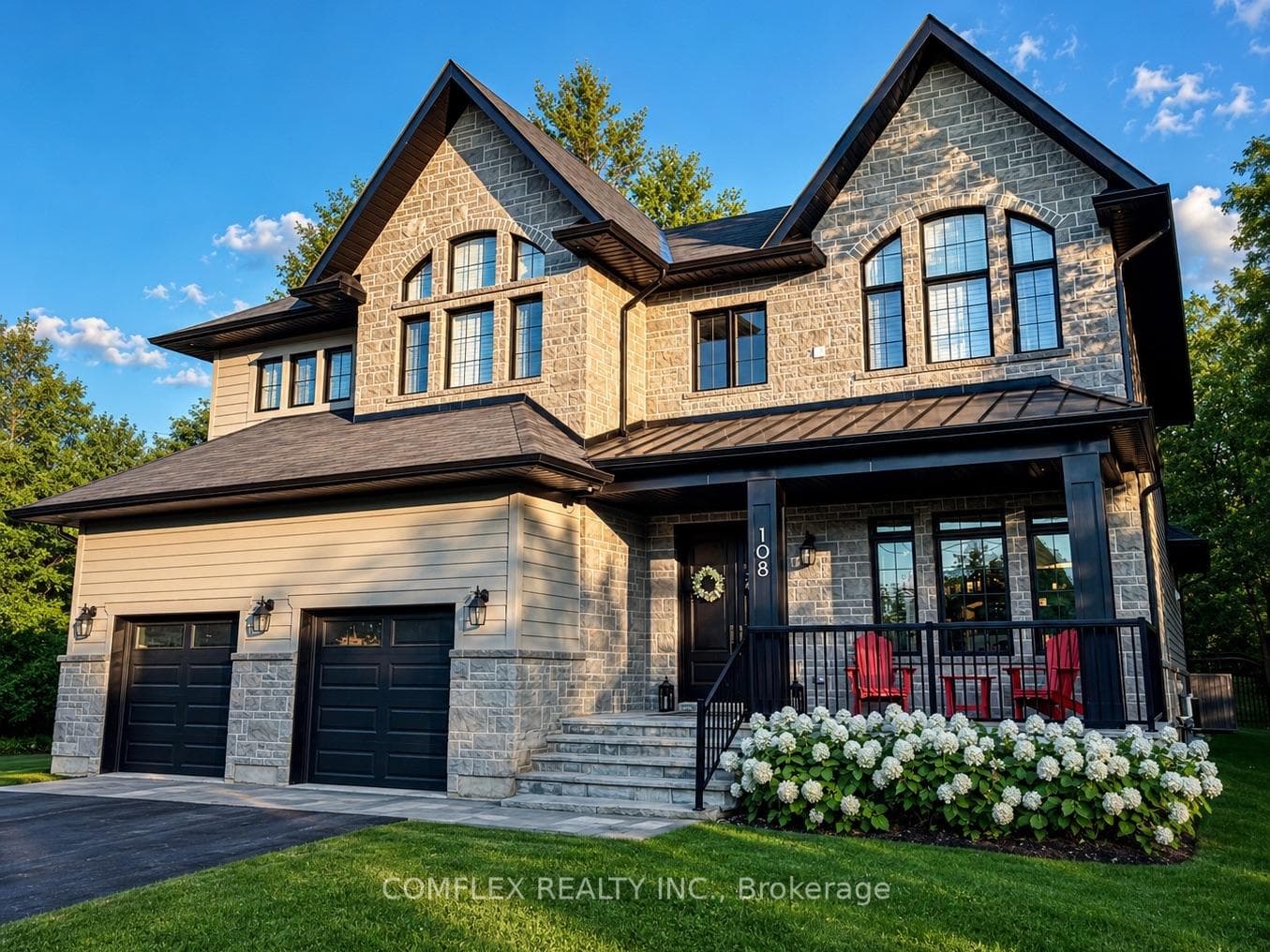 108 Avenue Road, Newmarket, ON L3Y 1N3