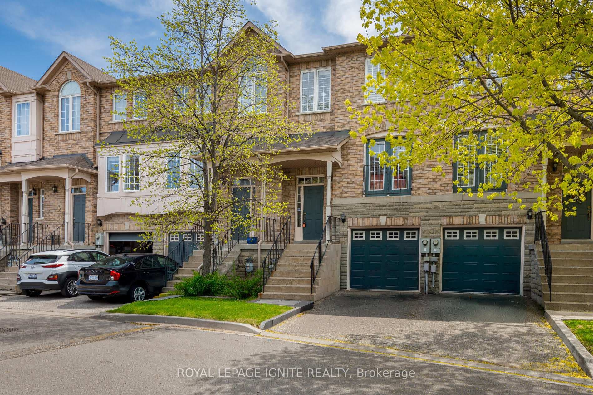 19 Foxchase Avenue 37, Vaughan, ON L4L 9N1