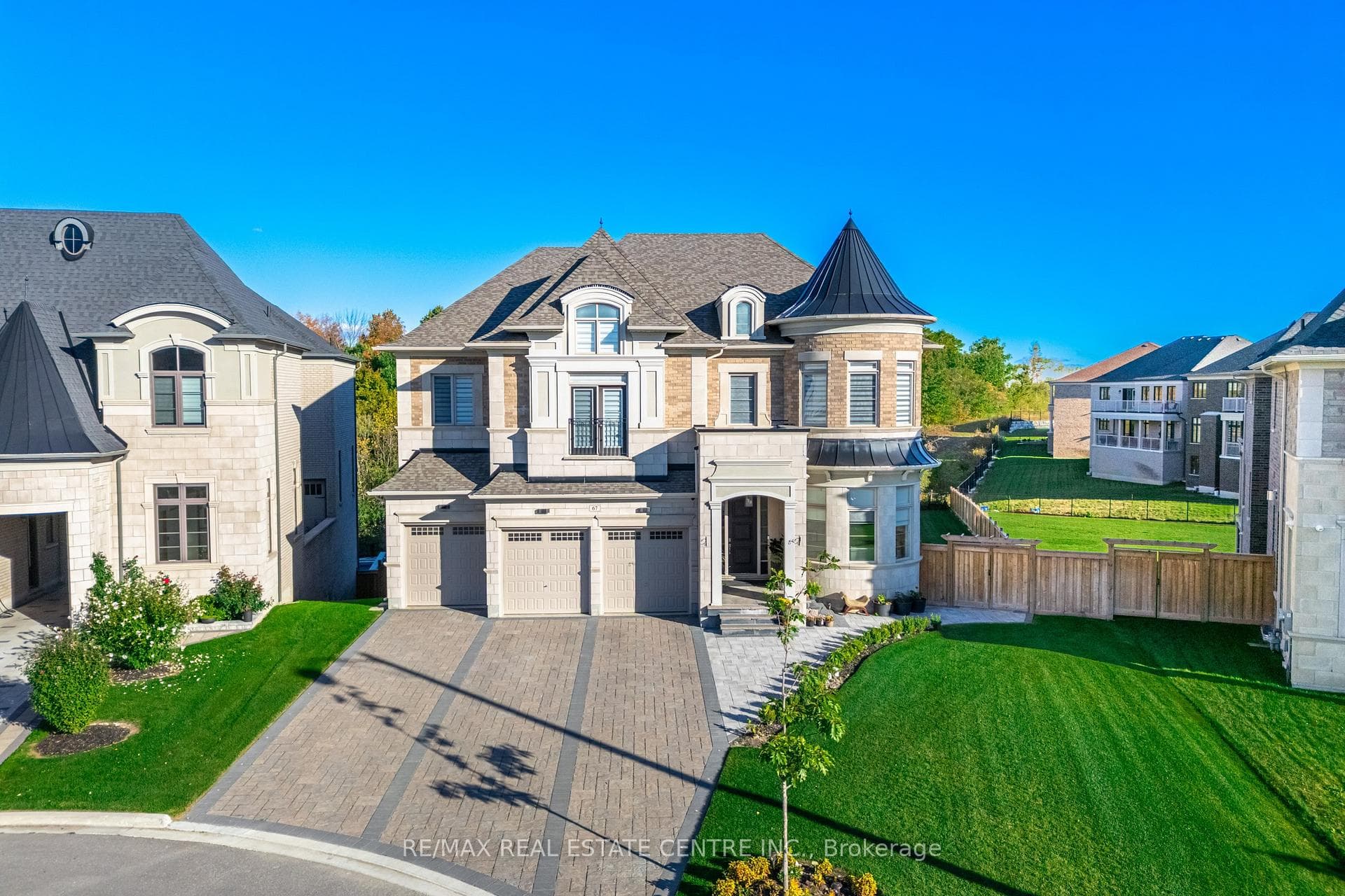 67 Rolling Green Court, Vaughan, ON L4H 4K7