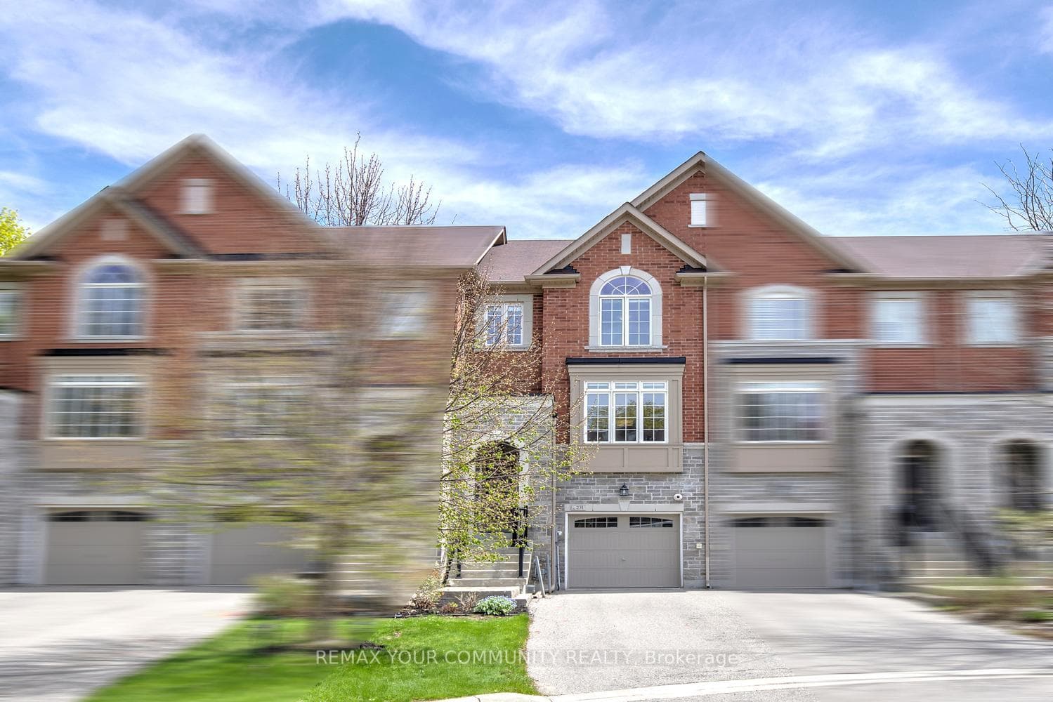 231 Appleton Court, Newmarket, ON L3Y 0B8