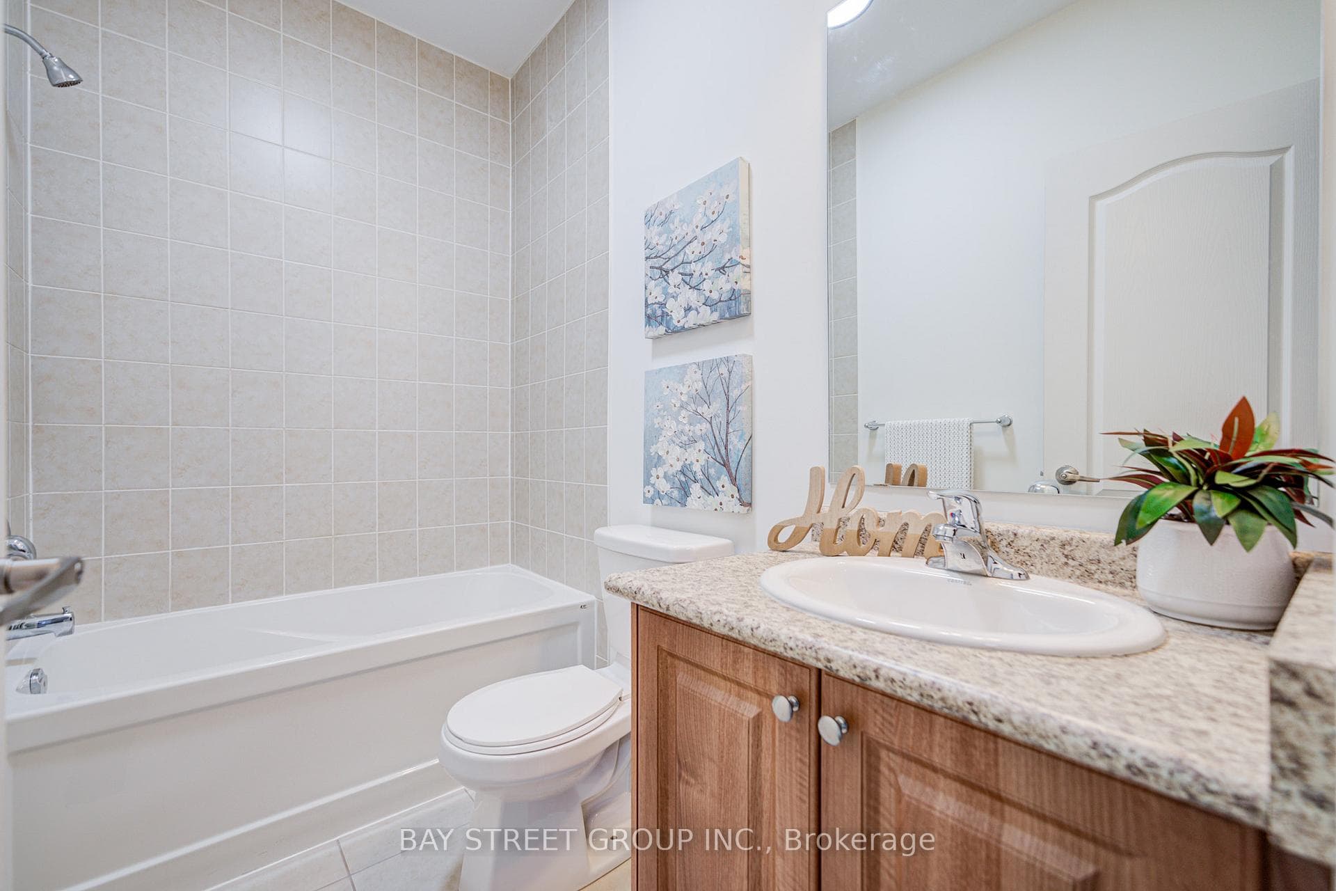 28 Boland Court, Aurora, ON L4G 0W6