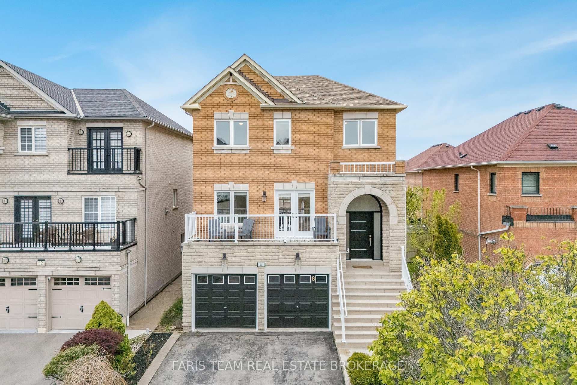 8 Pietro Drive, Vaughan, ON L6A 3K5