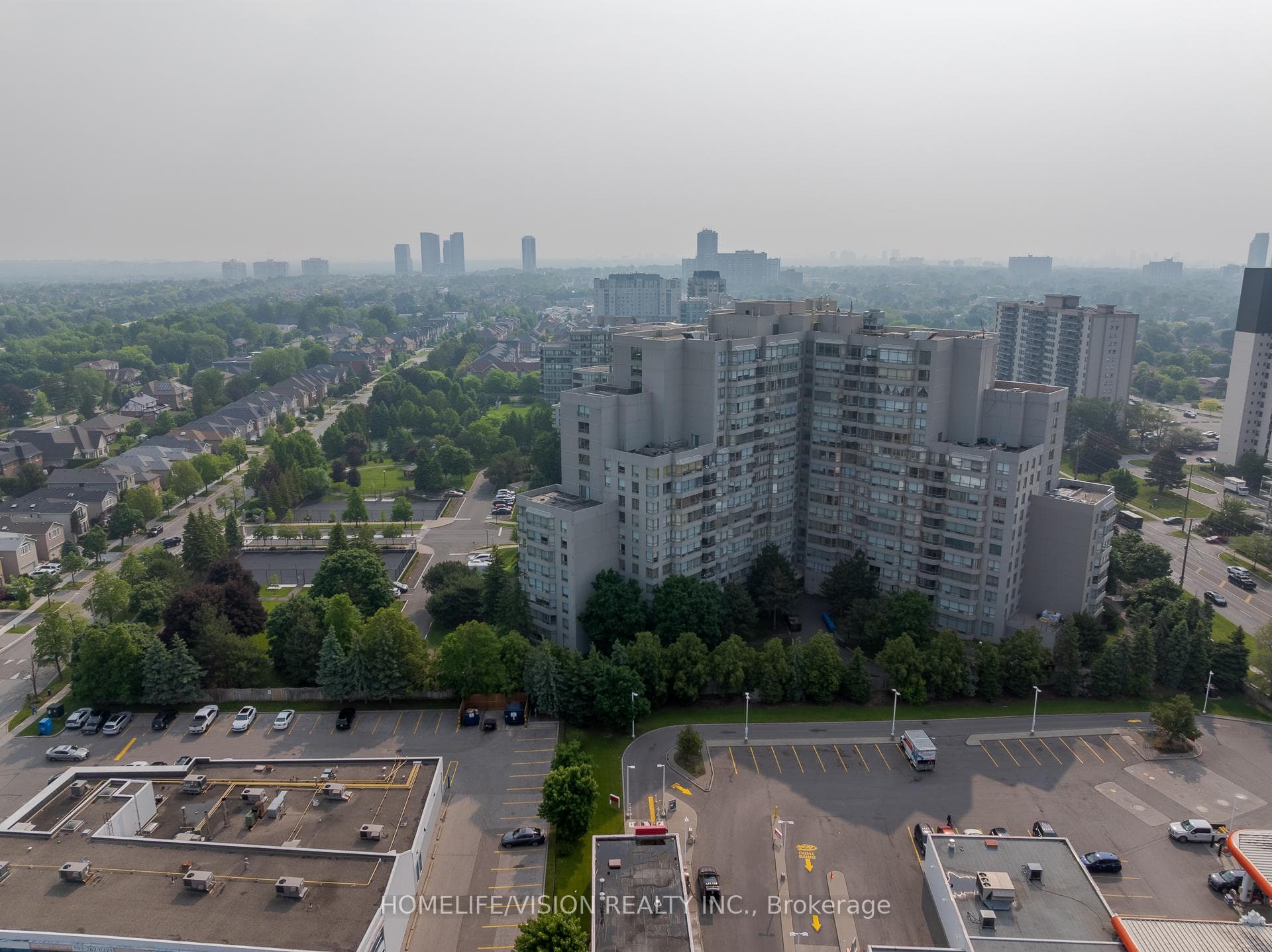 7 Townsgate Drive 413, Vaughan, ON L4J 7Z9