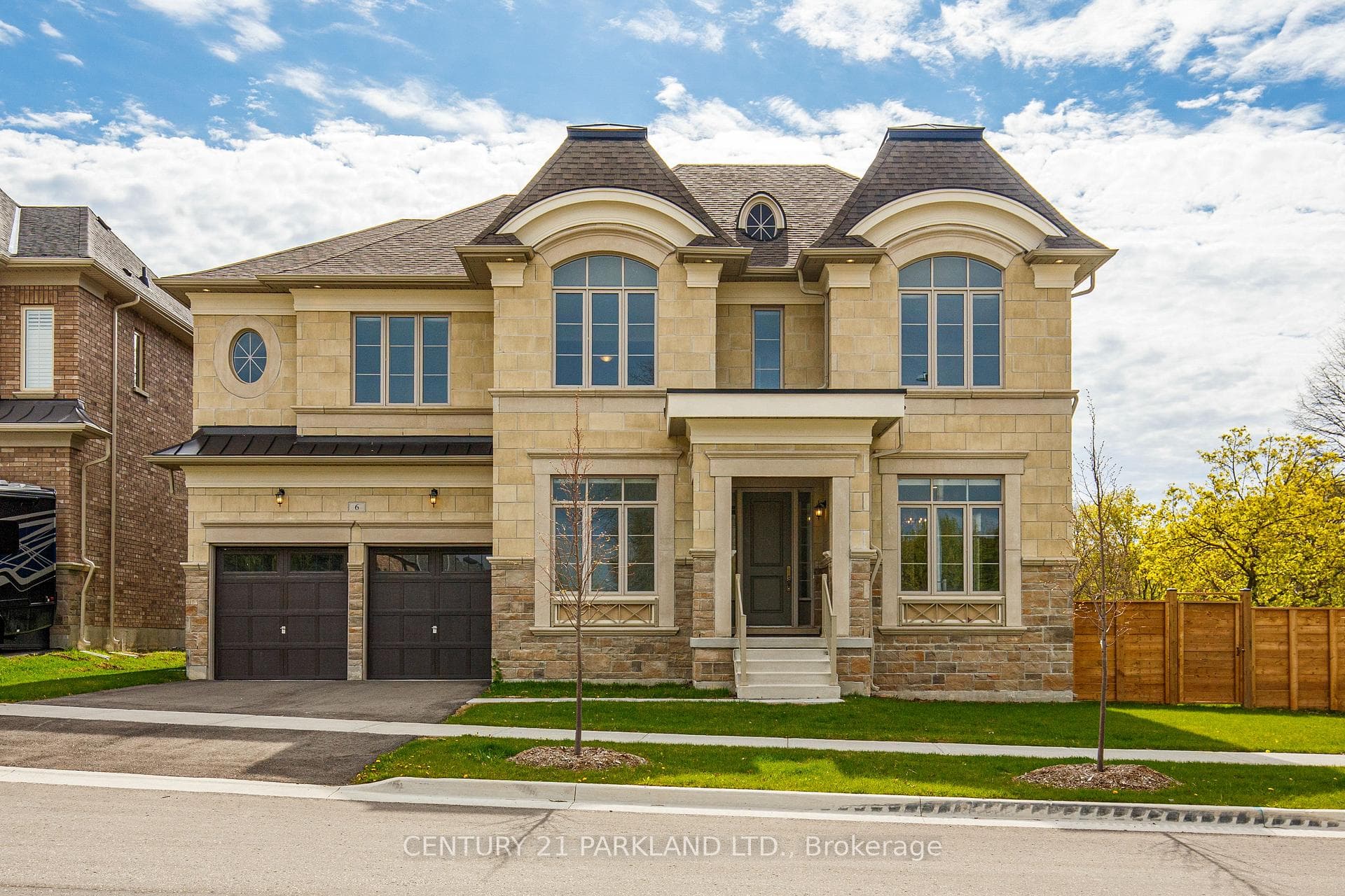 6 Dennis Reed Court, Aurora, ON L4G 4A5