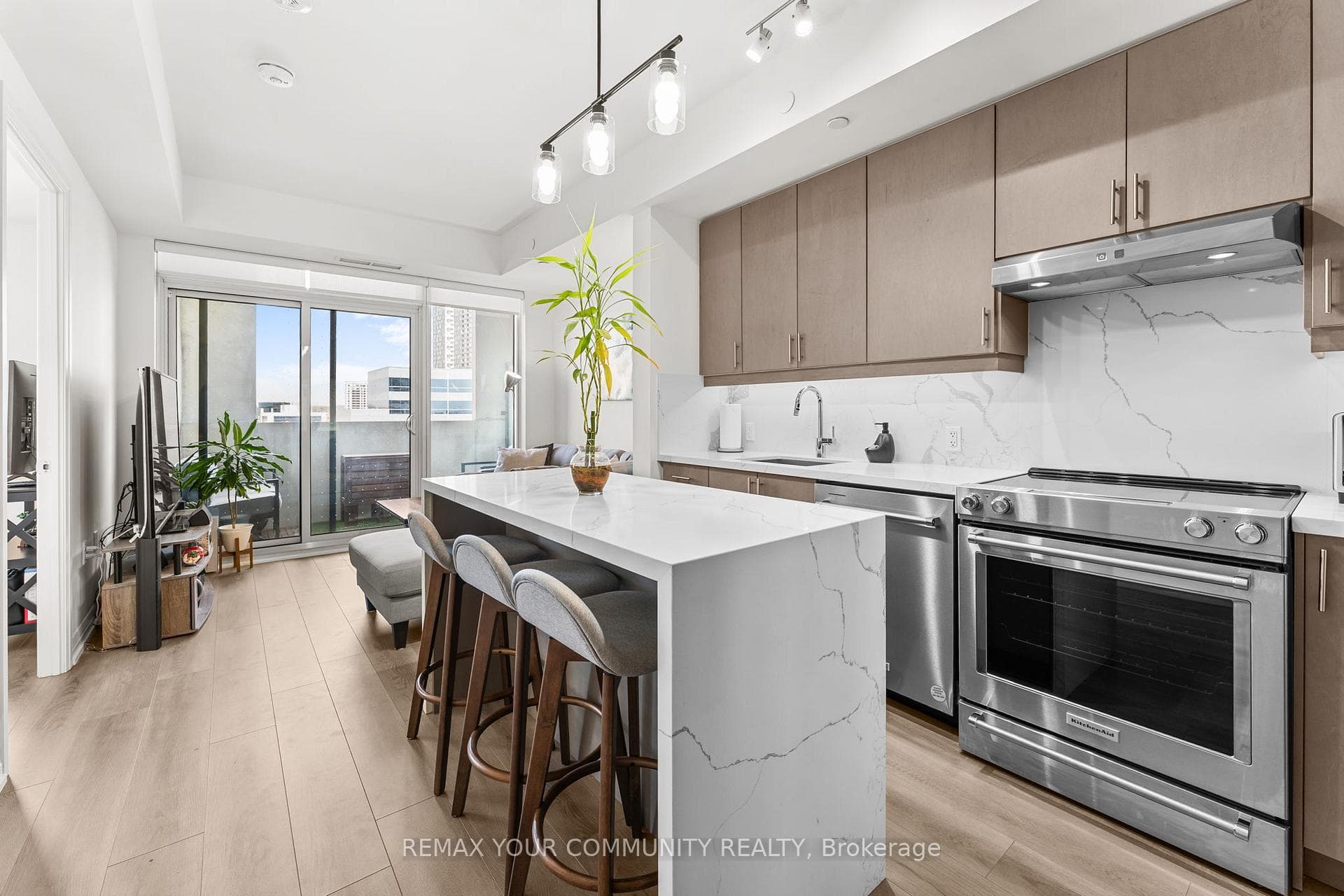 9000 Jane Street 429, Vaughan, ON L4K 0M6