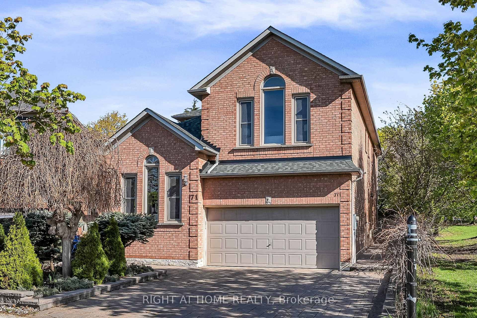 71 Ventura Way, Vaughan, ON L4J 7T4