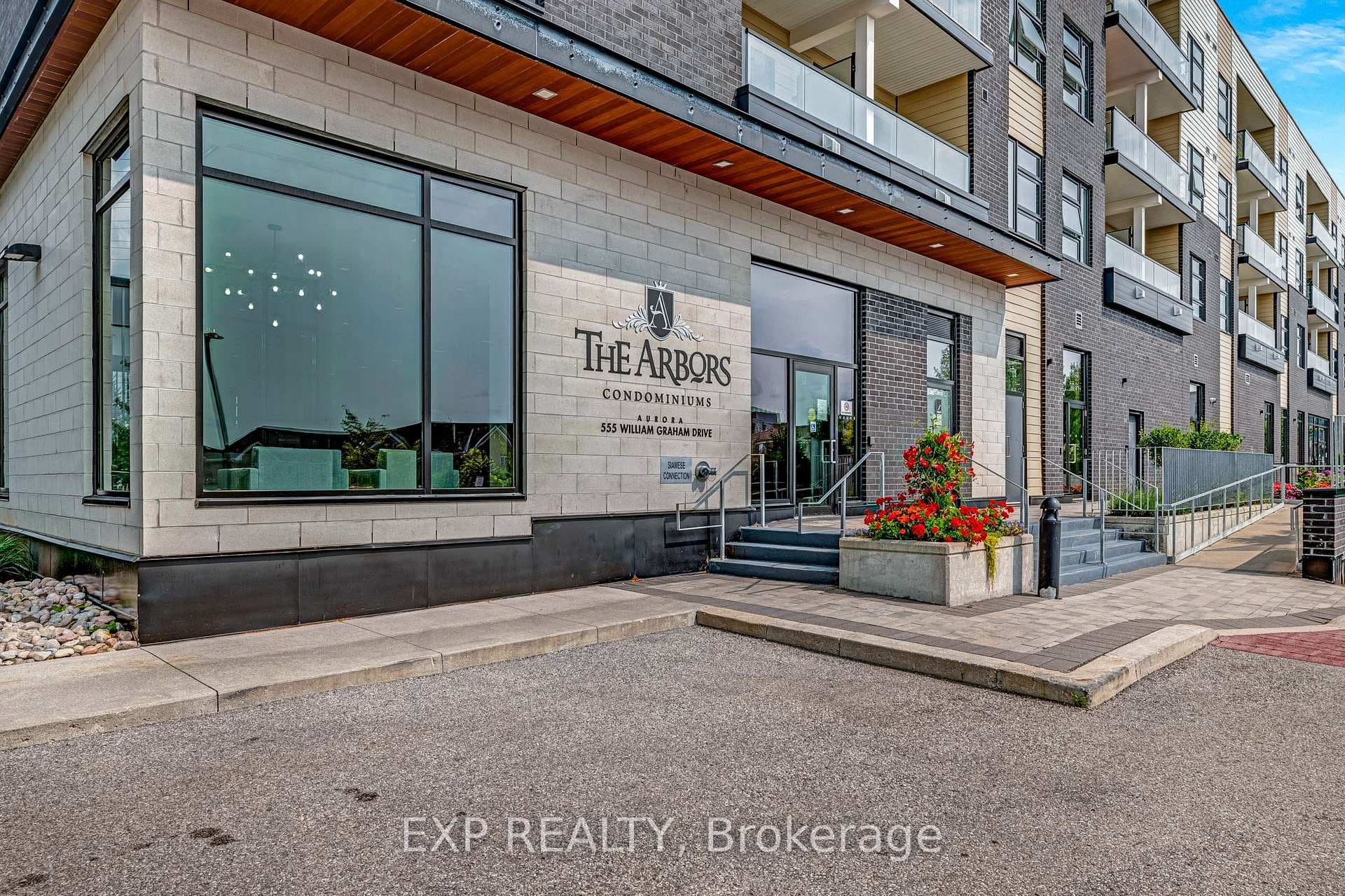 555 William Graham Drive 115, Aurora, ON L4G 7C4