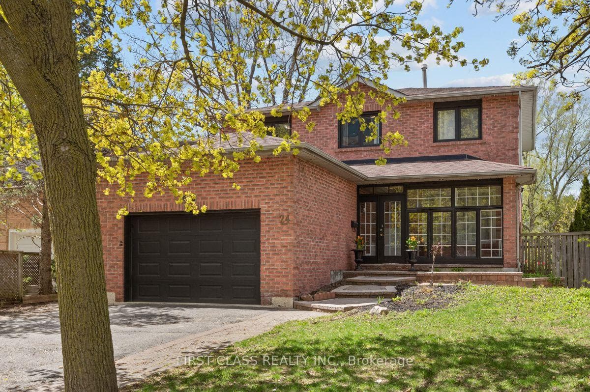 24 Brookland Avenue, Aurora, ON L4G 3Y4