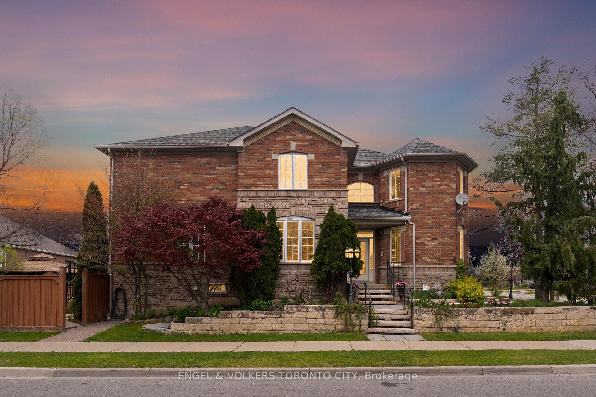 342 Sunset Ridge, Vaughan, ON L4H 1Z5