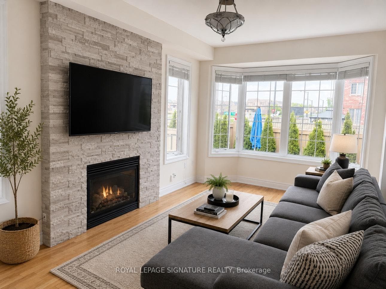 45 Pelham Drive, Vaughan, ON L4H 3Z8