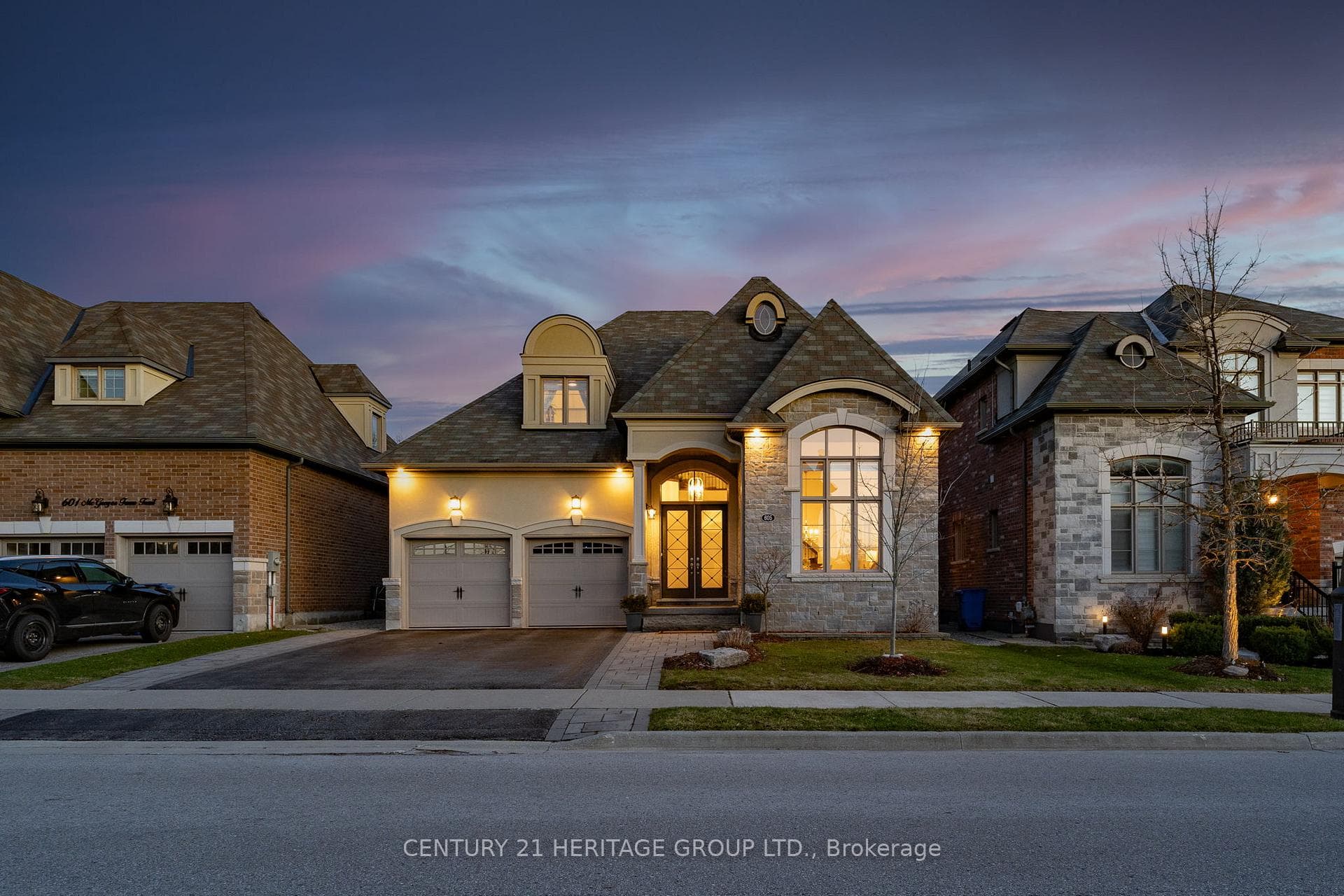 605 McGregor Farm Trail, Newmarket, ON L3X 0H6