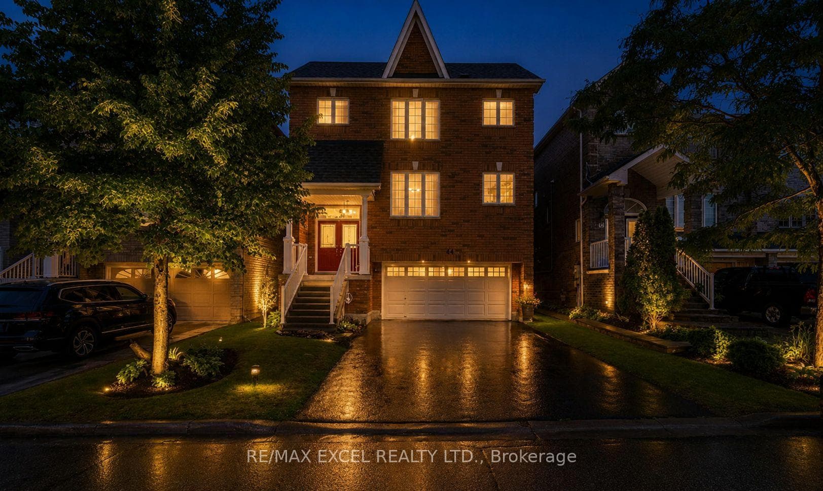 44 Matthew Boyed Crescent, Newmarket, ON L3X 3C3