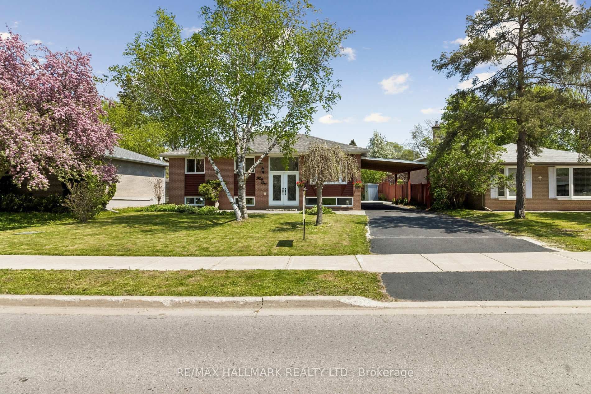 41 Aurora Heights Drive, Aurora, ON L4G 2W6