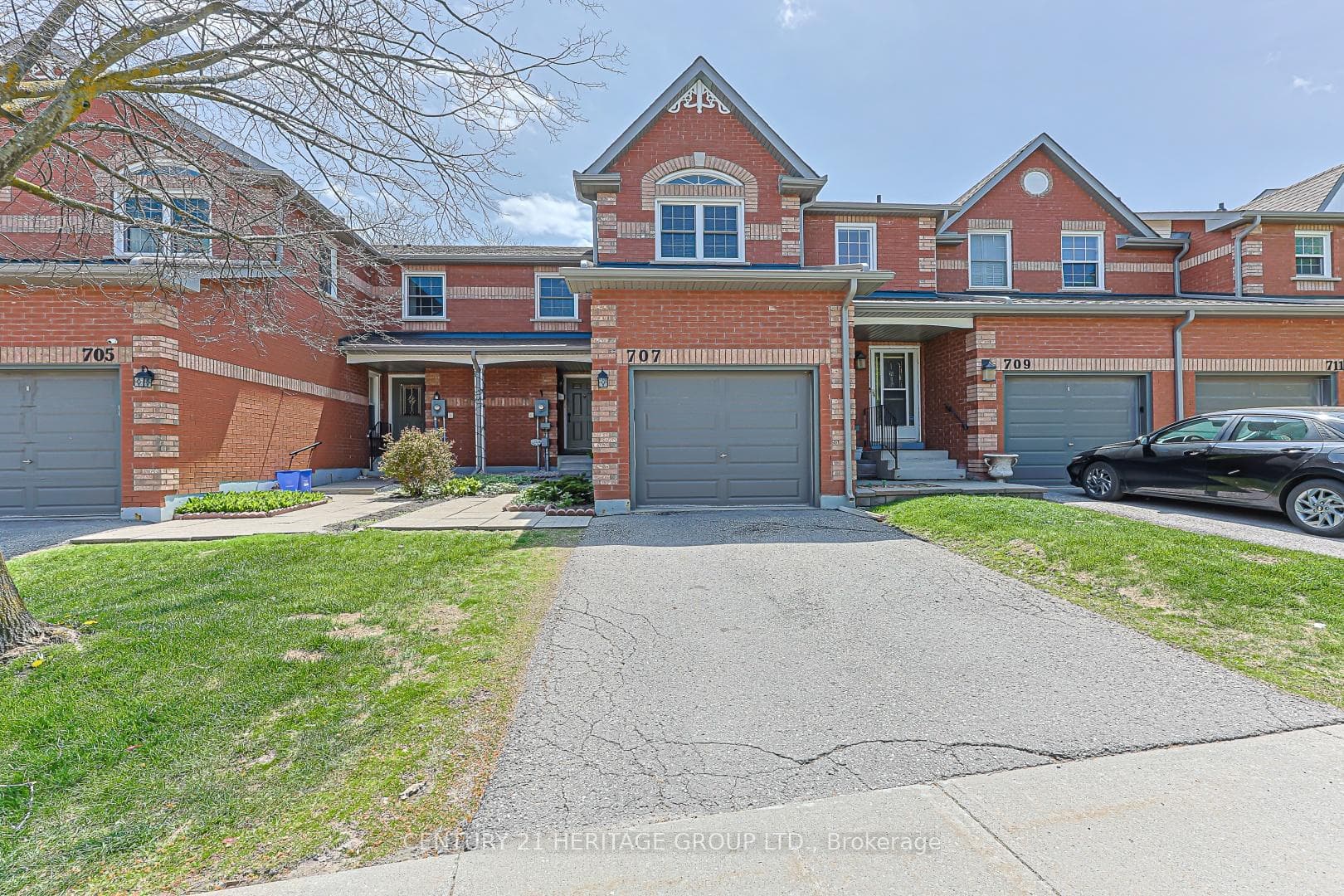 707 Caradonna Crescent, Newmarket, ON L3X 1W5