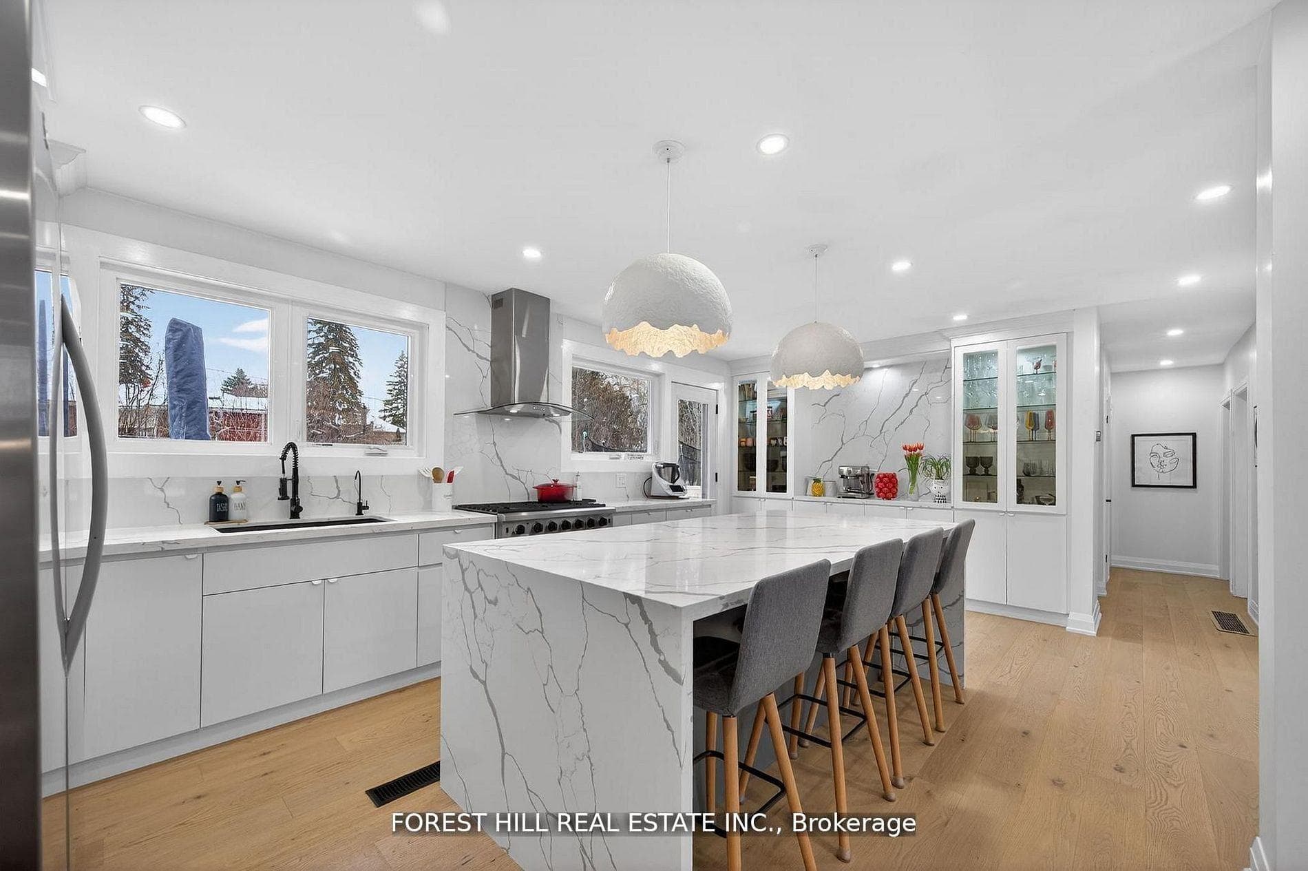 4 Holman Crescent, Aurora, ON L4G 1Z9