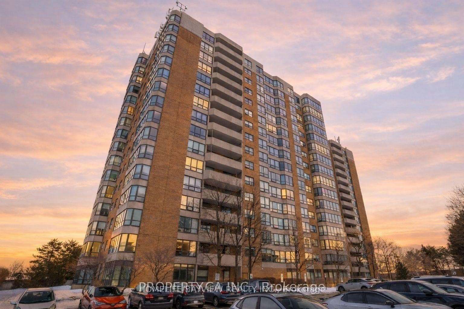 7601 Bathurst Street 902, Vaughan, ON L4J 4H5
