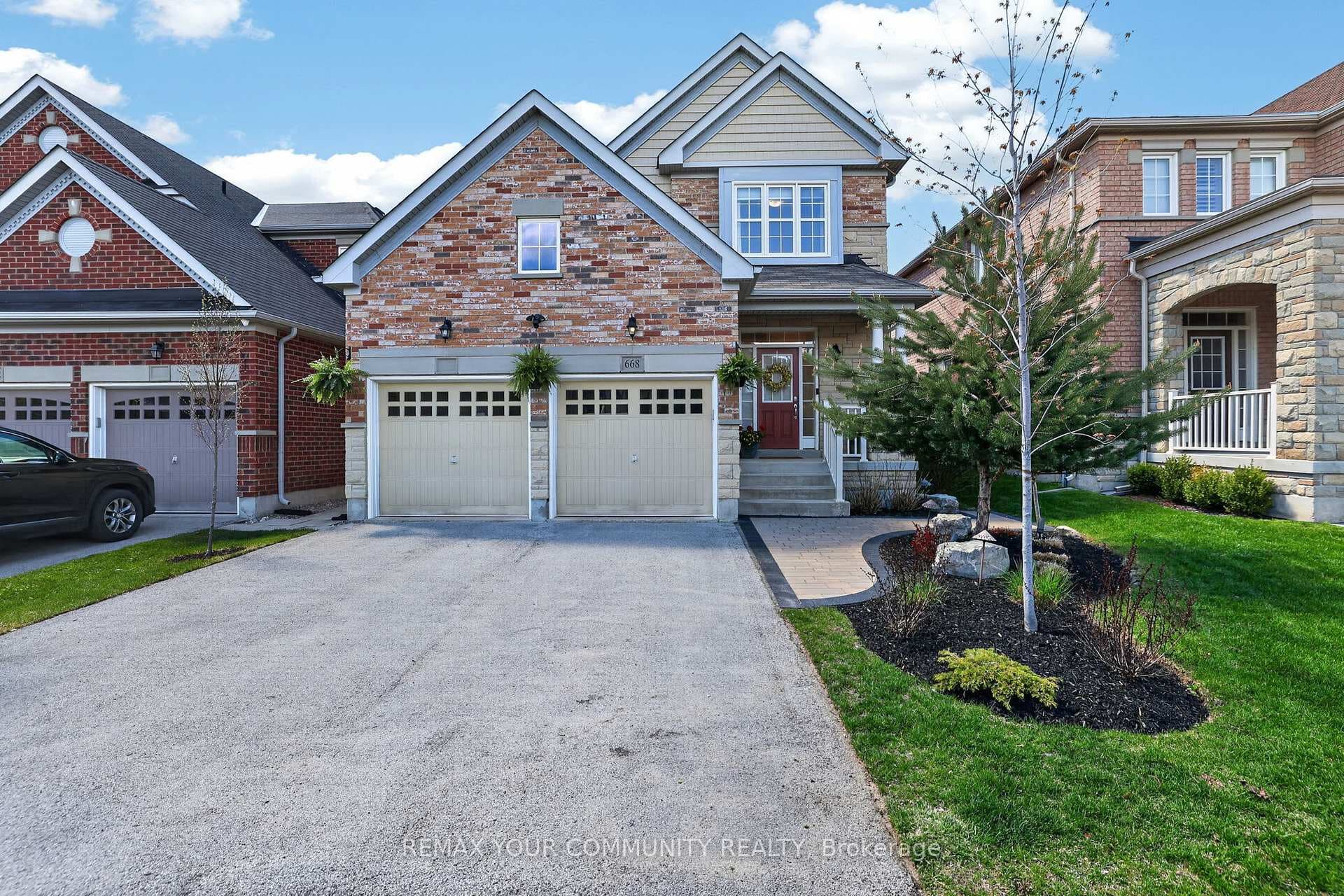 668 West Park Avenue, Bradford West Gwillimbury, ON L3Z 0N2