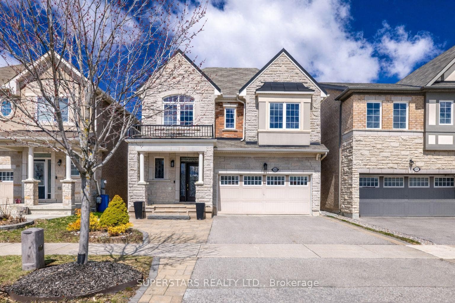 333 Thomas Phillips Drive, Aurora, ON L4G 0T3