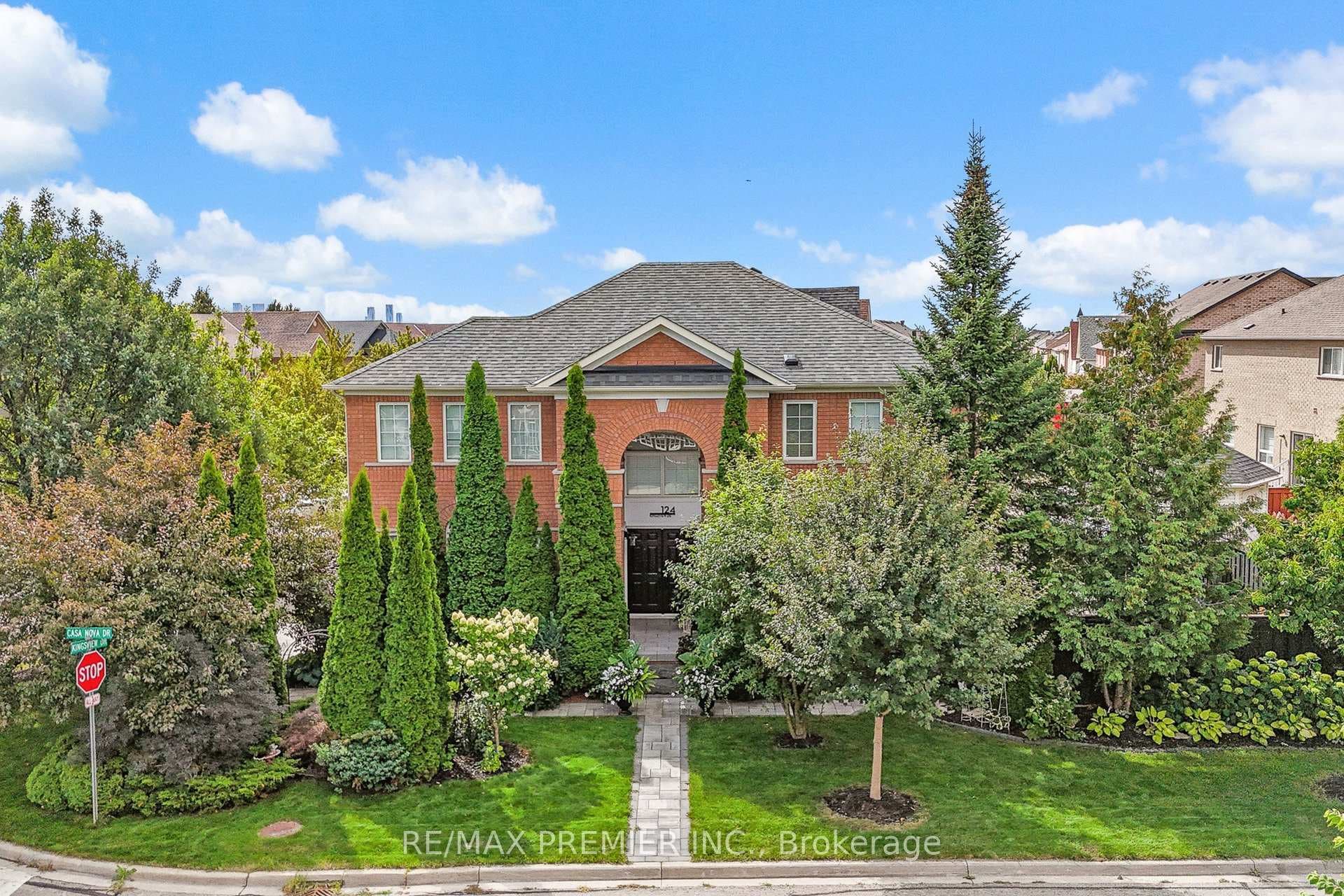 124 Kingsview Drive, Vaughan, ON L4H 3B4