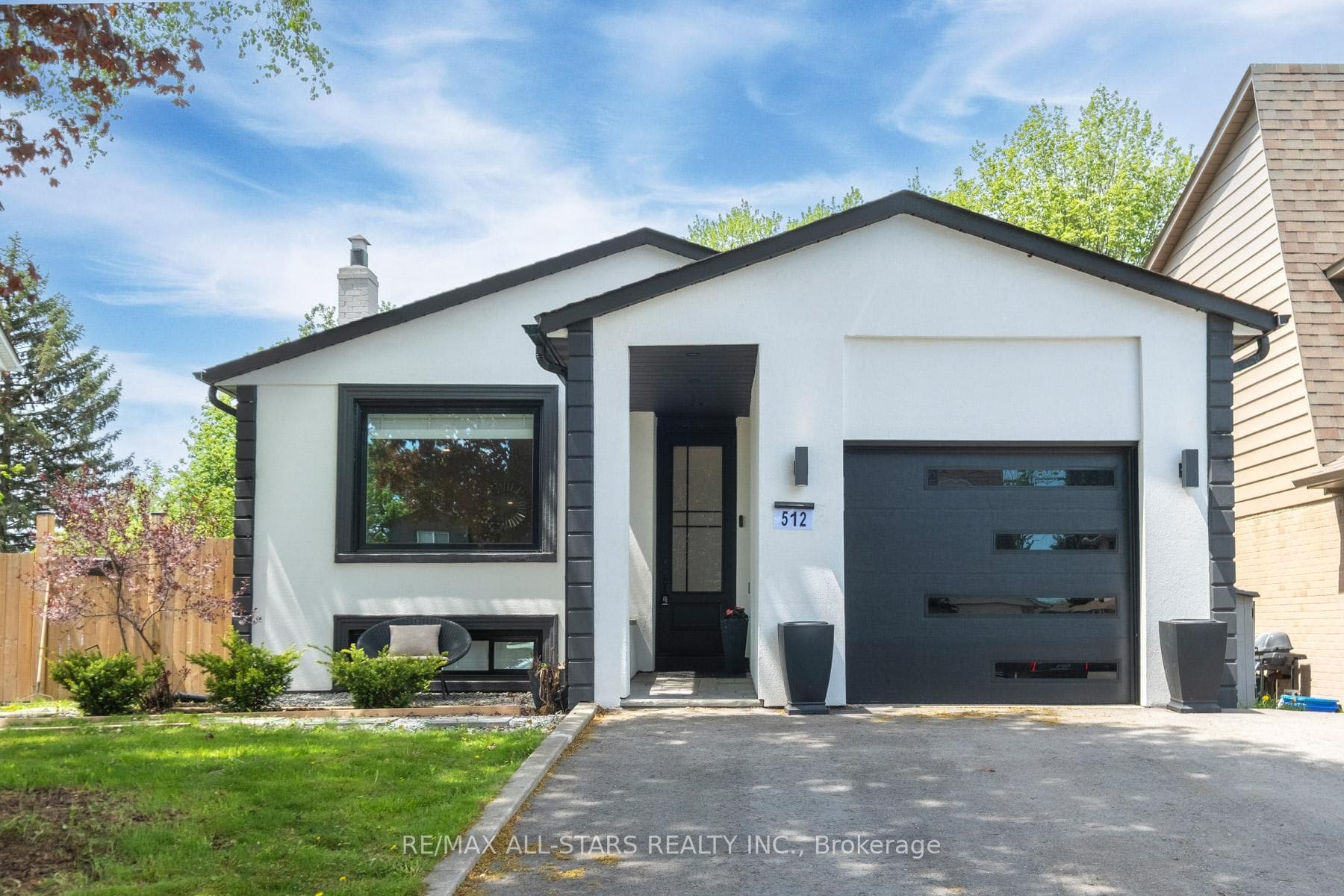512 Sandford Street, Newmarket, ON L3Y 5E3