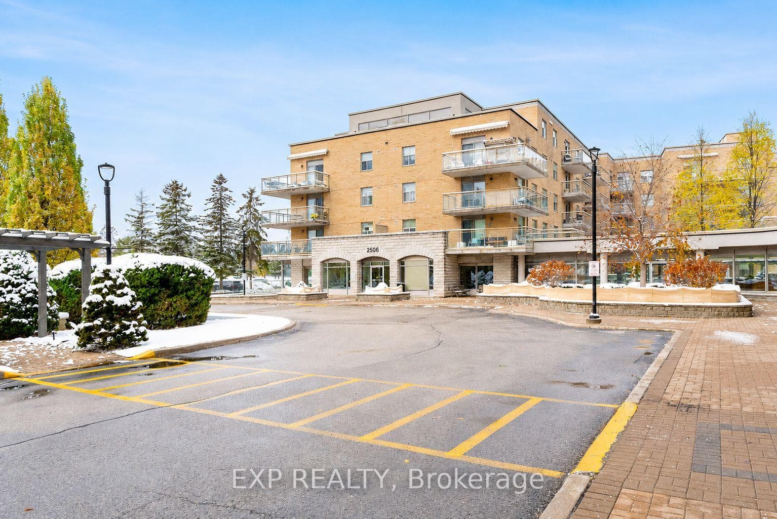 2506 Rutherford Road 210, Vaughan, ON L4K 5N4