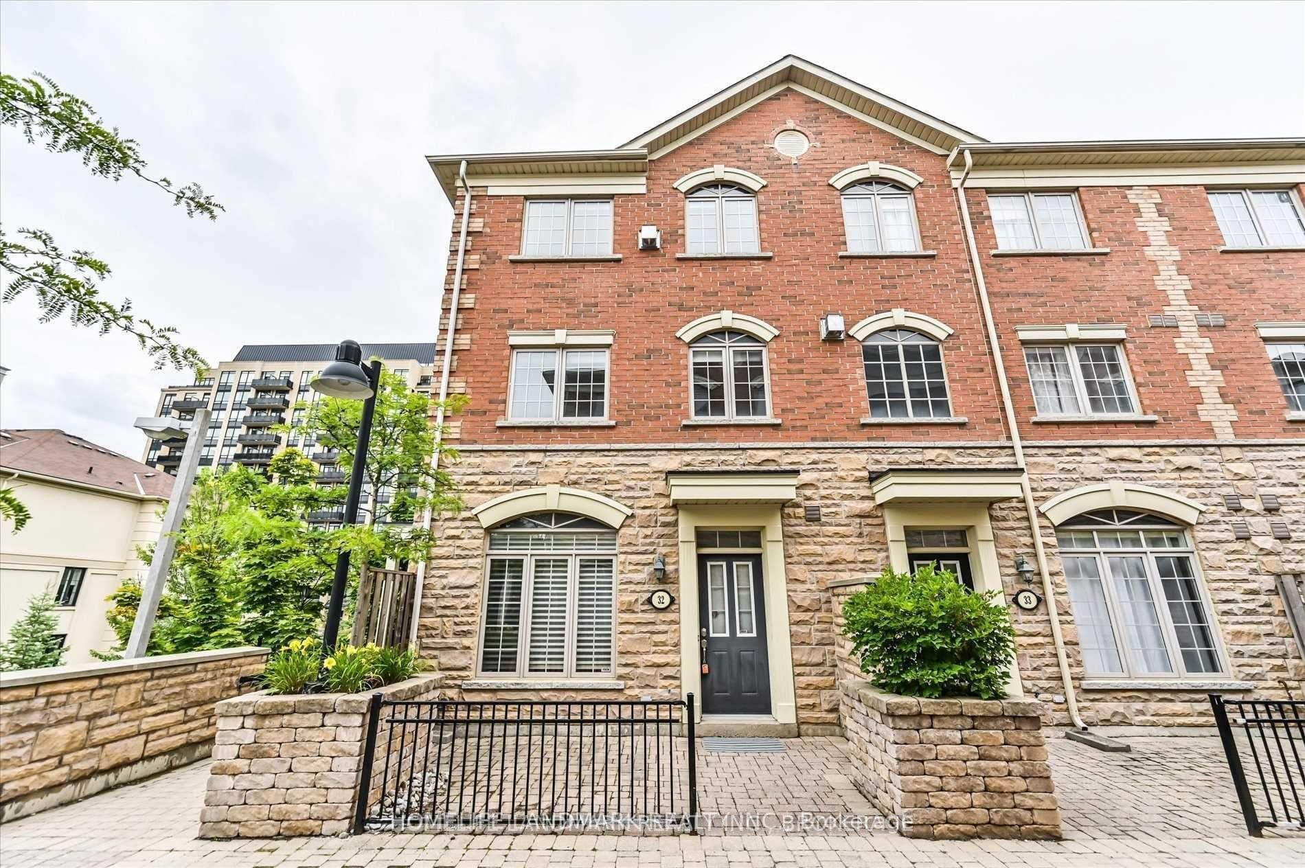 8 Brighton Place 32, Vaughan, ON L4J 0E3
