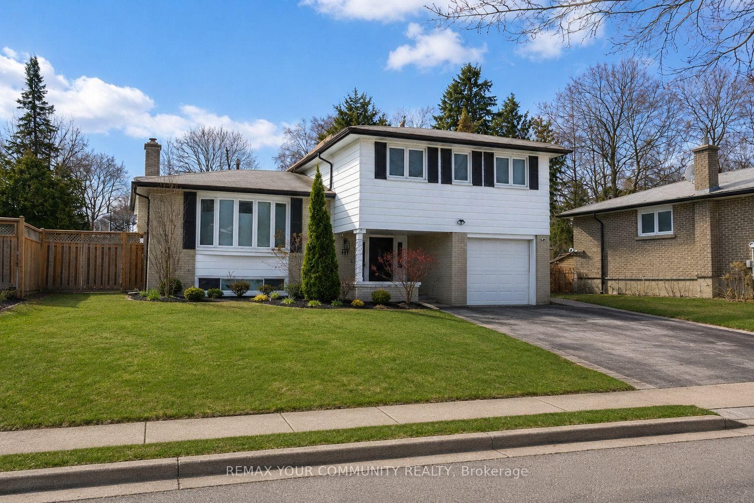 107 Orchard Heights N/A, Aurora, ON L4G 2Z8